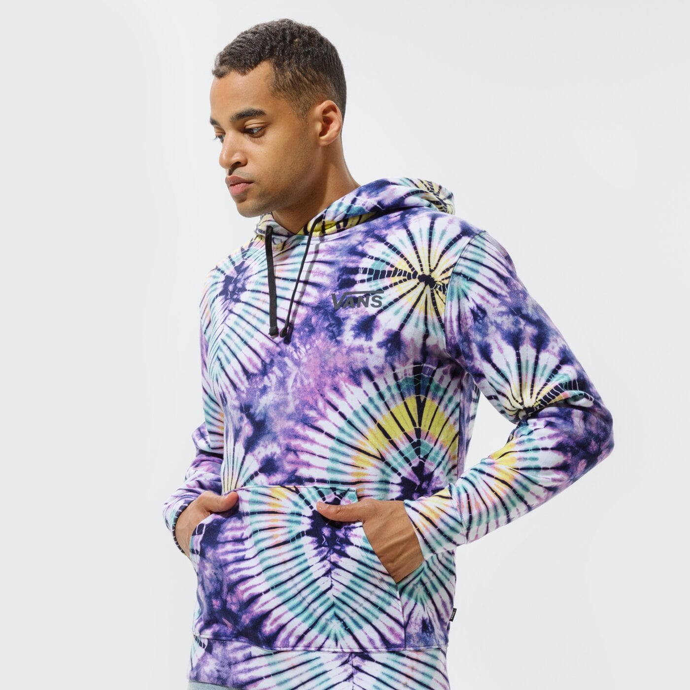 Мъжки суичър VANS СУИТЧЪР С КАЧУЛКА MN NEW   AGE PO NEW AGE PURPLE TIE DY vn0a54aiz7e1 цвят многоцветен