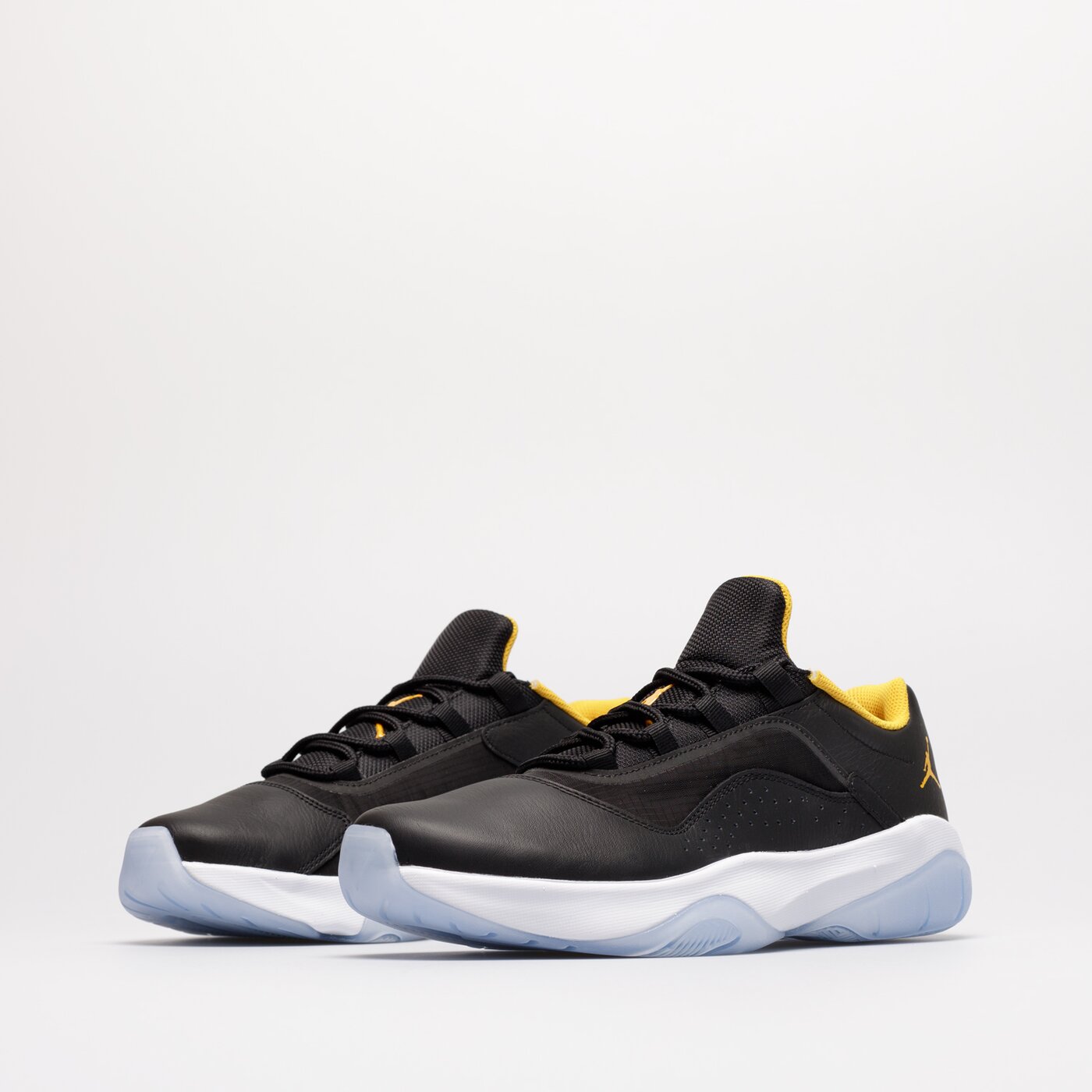 Мъжки маратонки AIR JORDAN 11 CMFT LOW  cw0784-071 цвят черен