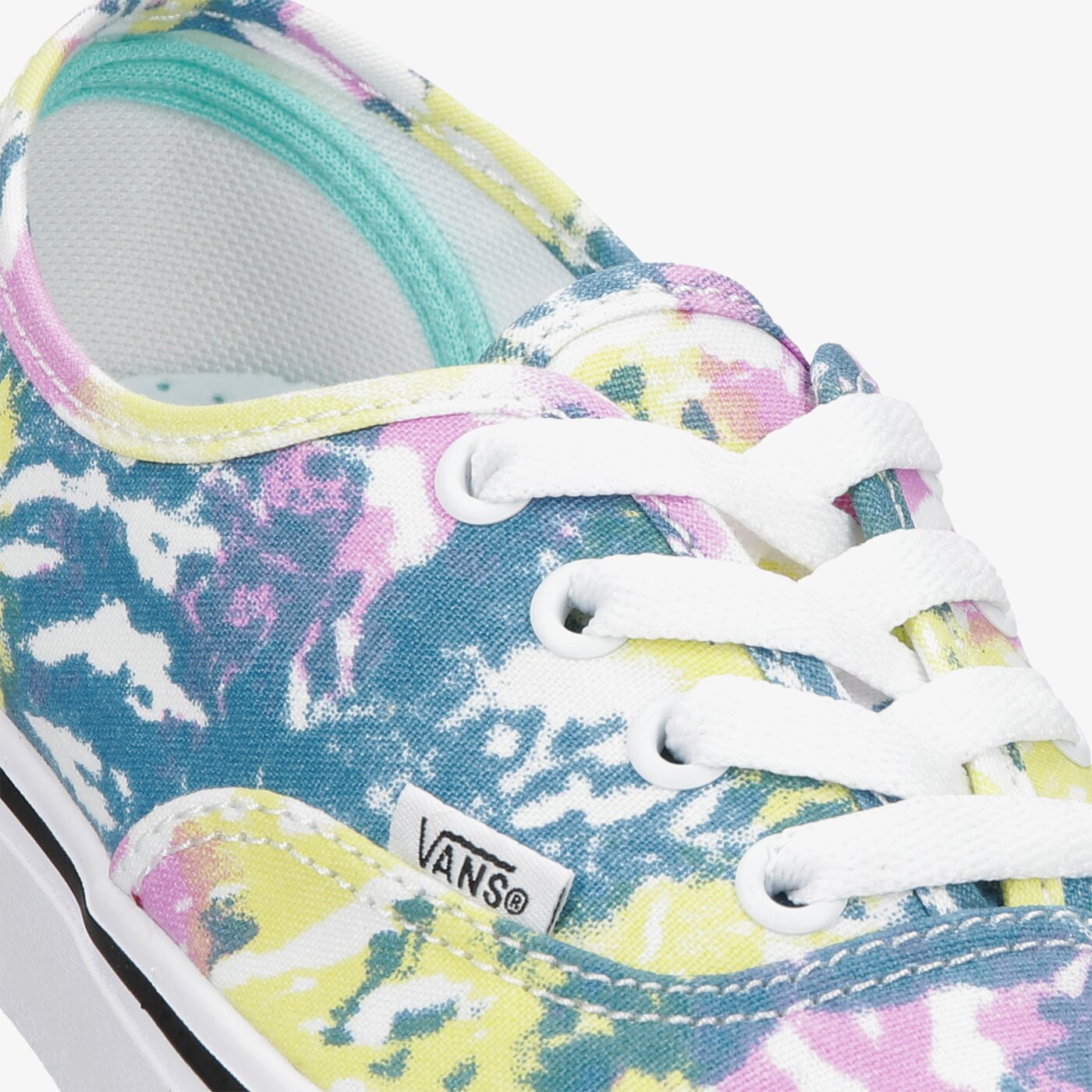 Дамски маратонки VANS UA COMFYCUSH AUTHENTIC vn0a3wm749l1 цвят многоцветен