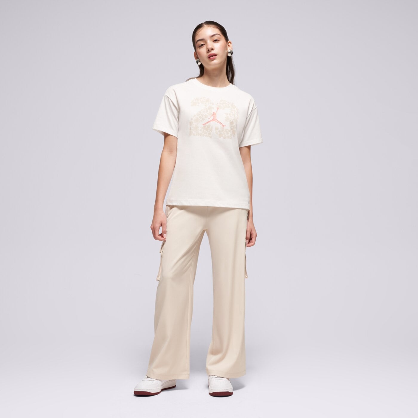 Детска тениска JORDAN ТЕНИСКА JDG 23 FLORAL SS TEE GIRL 45f261-782 цвят кремав