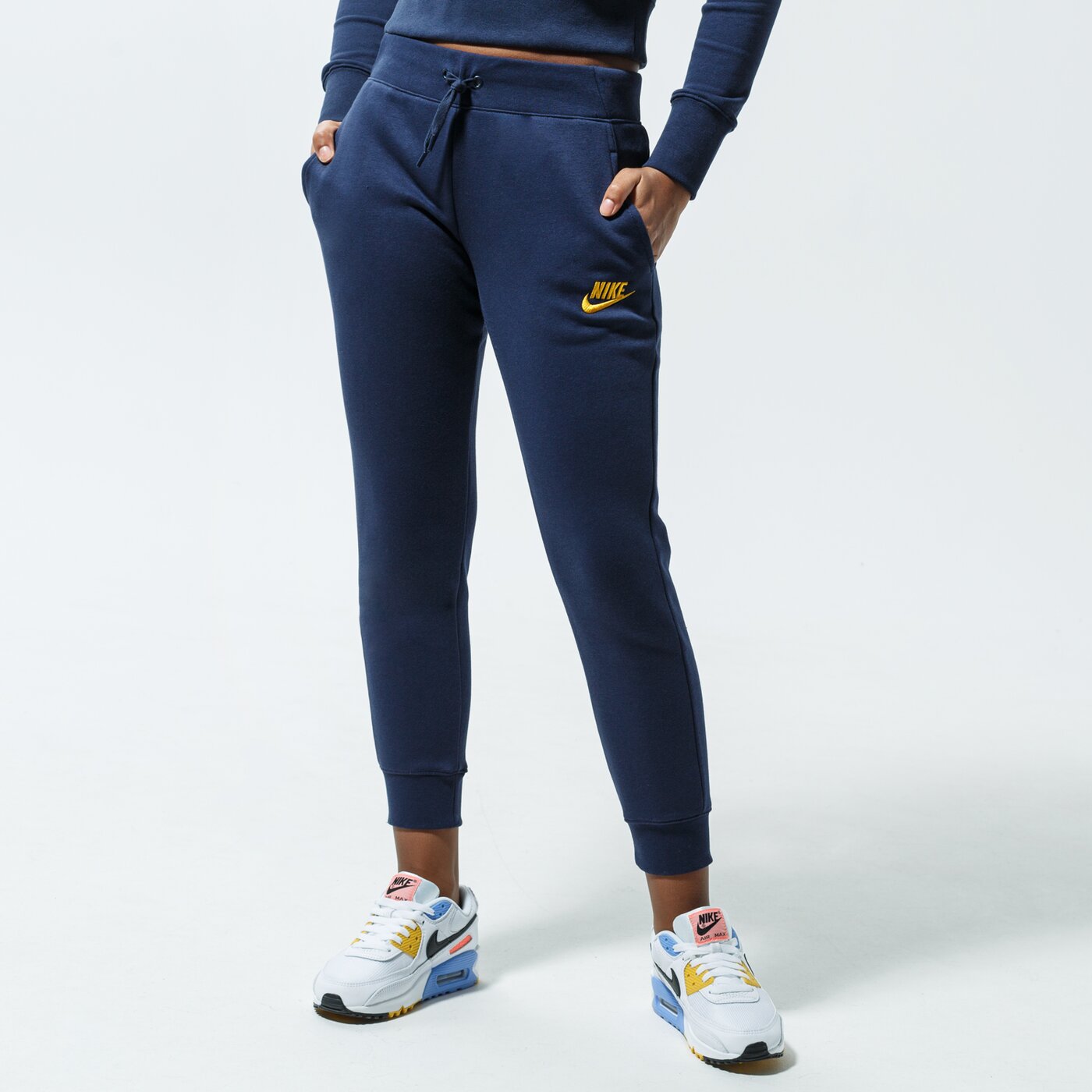 Детски панталони NIKE ПАНТАЛОНИ SPORTSWEAR bv2720-451 цвят тъмносин