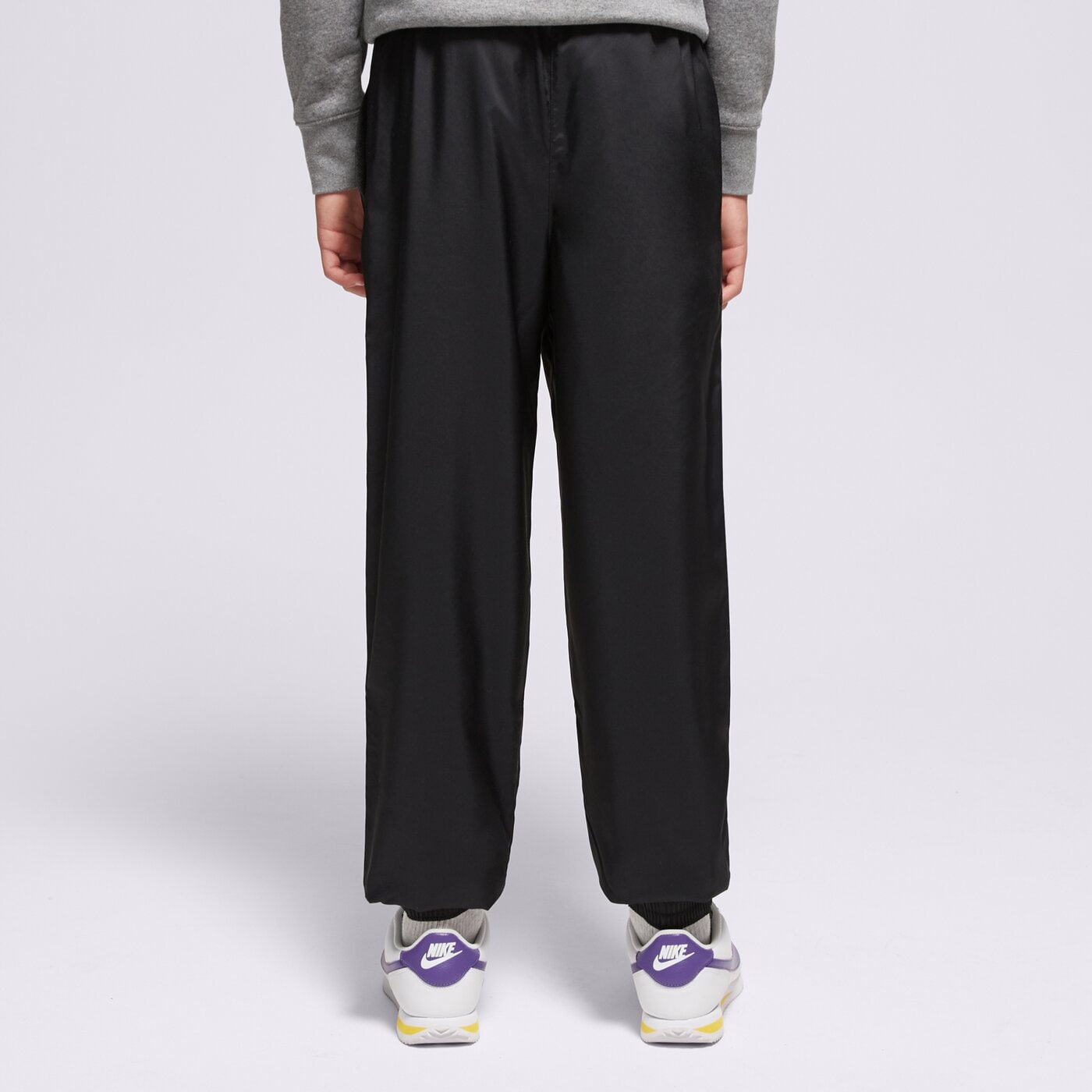 Детски панталони NIKE ПАНТАЛОНИ K NSW CLUB WVN JGGR LBR BOY hf8141-010 цвят черен