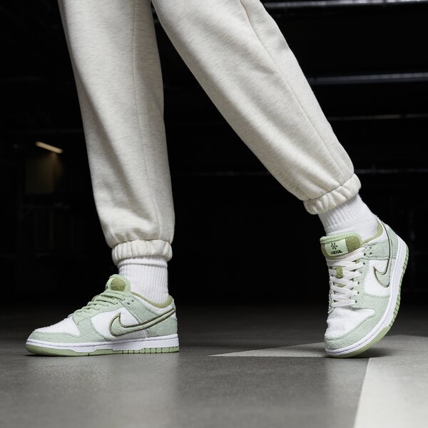 Дамски маратонки NIKE W DUNK LOW SE CC dq7579300 цвят многоцветен