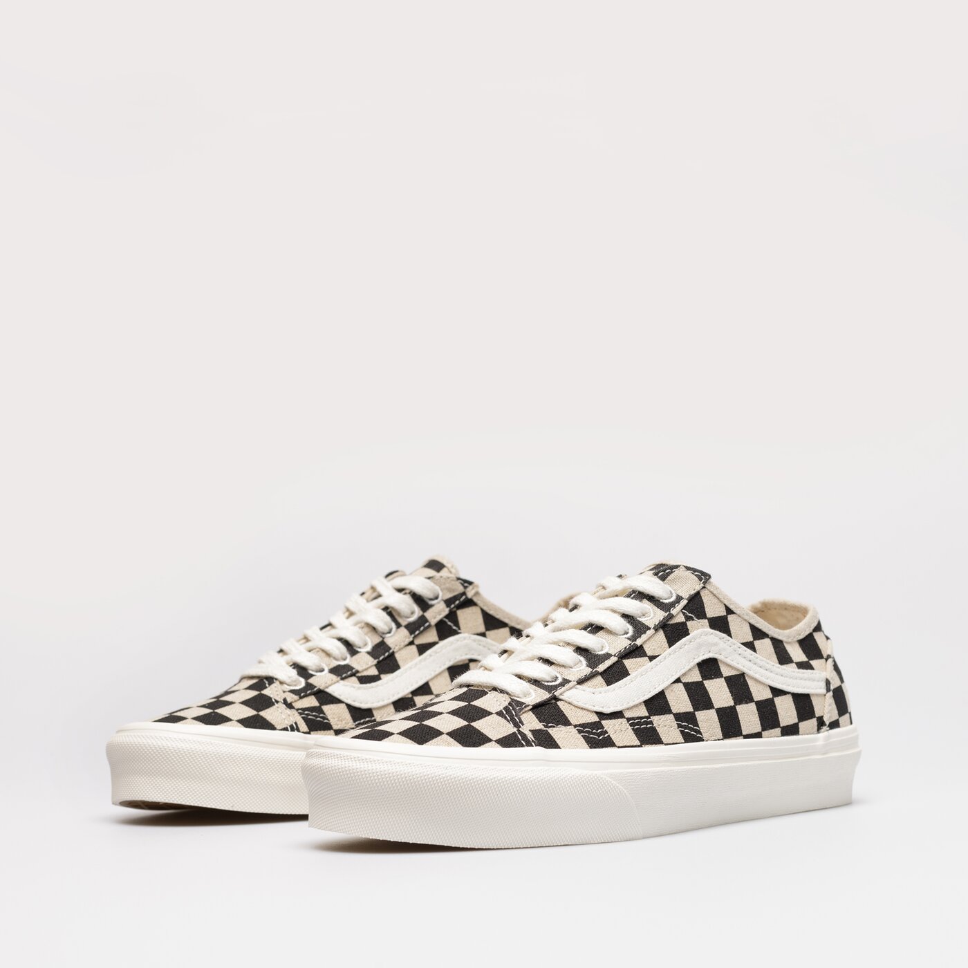 Дамски маратонки VANS UA OLD SKOOL TAPERED vn0a54f47051 цвят бял