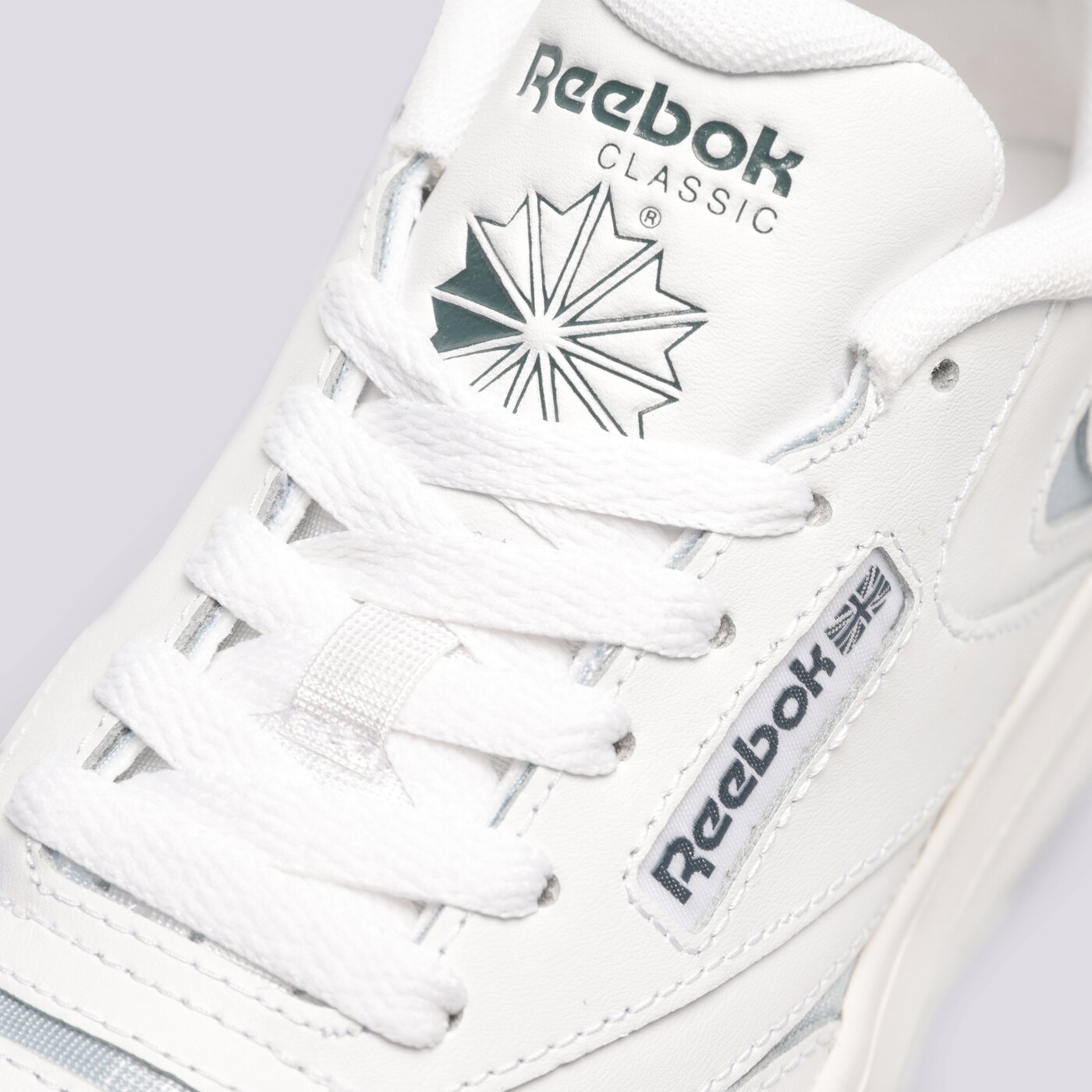 Дамски маратонки REEBOK CLUB C EXTRA 100033106 цвят бял