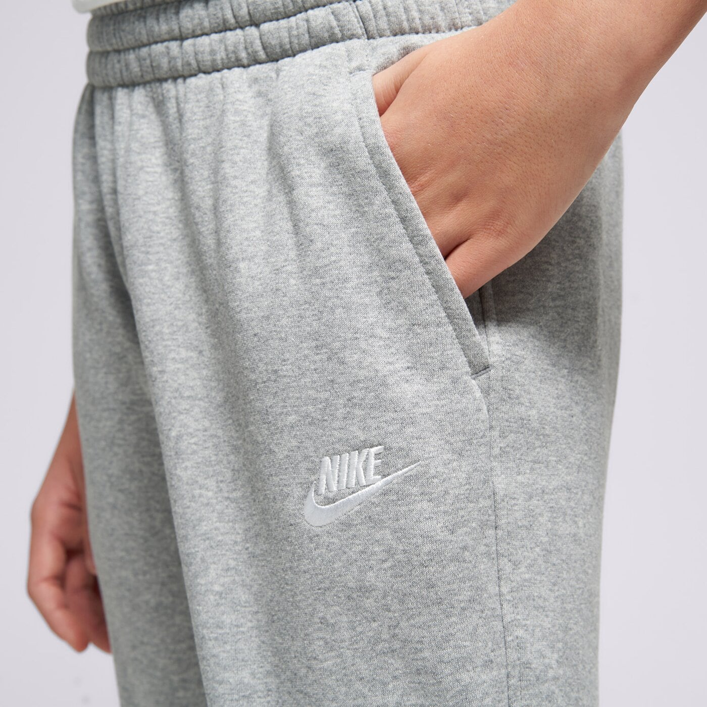 Детски панталони NIKE ПАНТАЛОНИ K NSW CLUB FLC JGGR LBR BOY fd3008-063 цвят сив