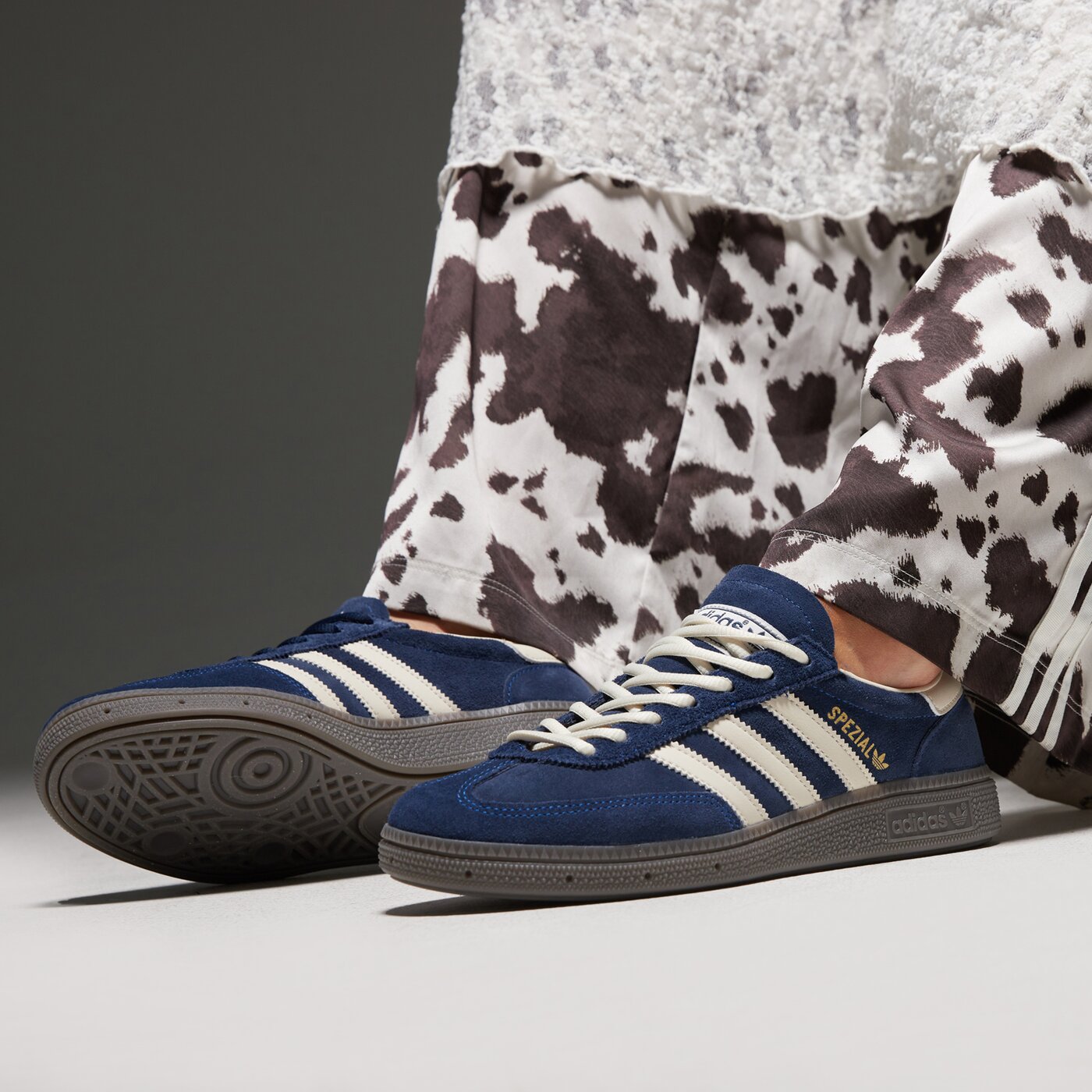 Дамски маратонки ADIDAS HANDBALL SPEZIAL if7087 цвят тъмносин