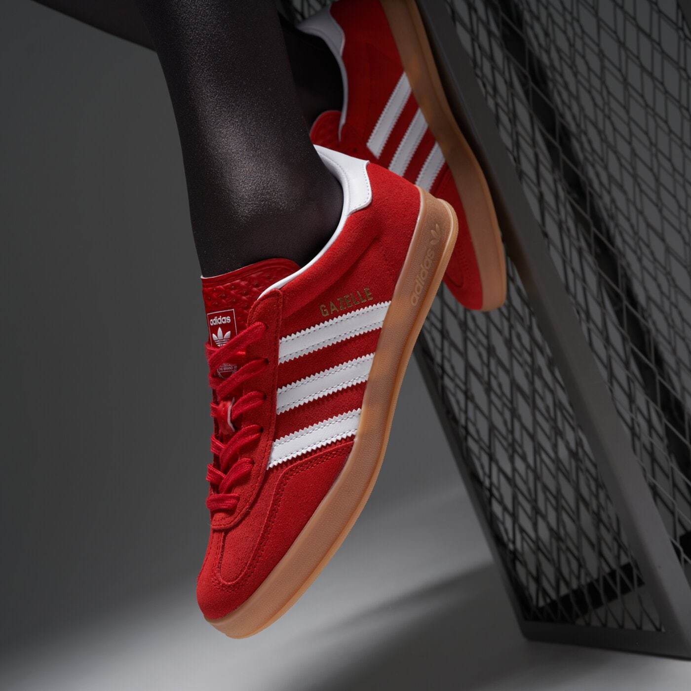 Детски маратонки ADIDAS GAZELLE INDOOR J  js3801 цвят червен