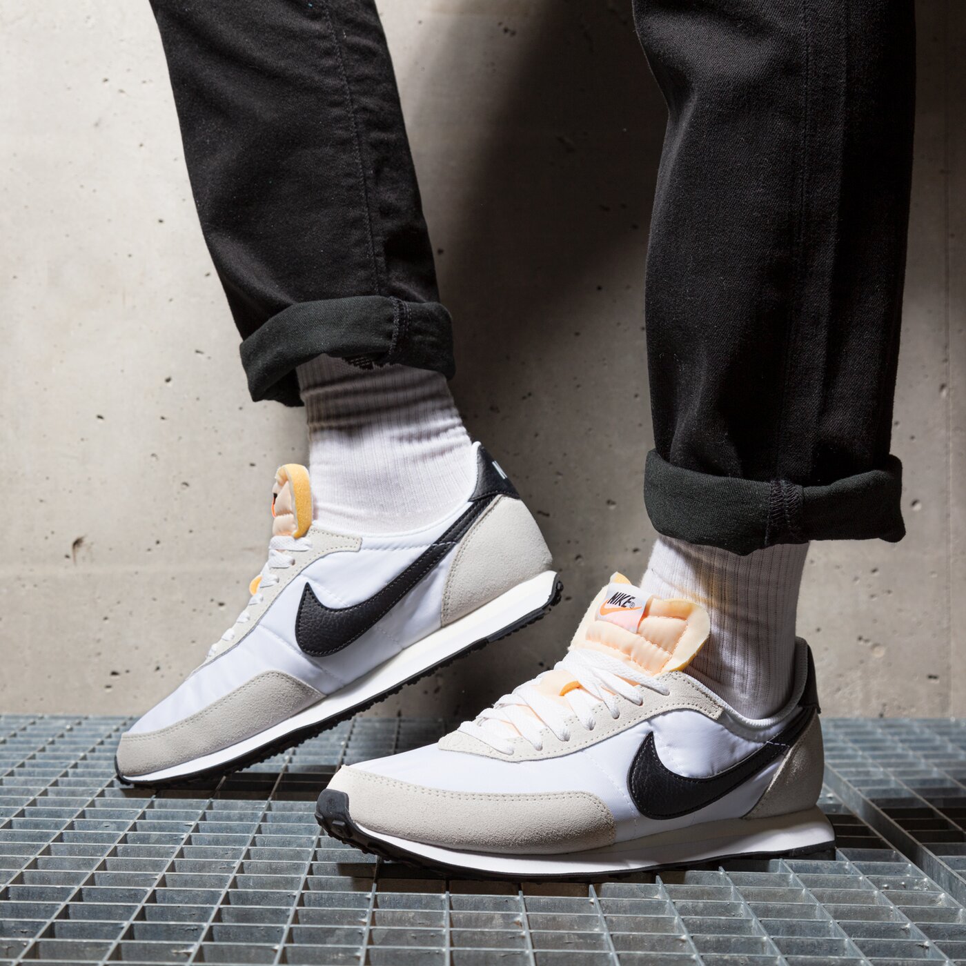 Мъжки маратонки NIKE WAFFLE TRAINER 2 dh1349-100 цвят бял