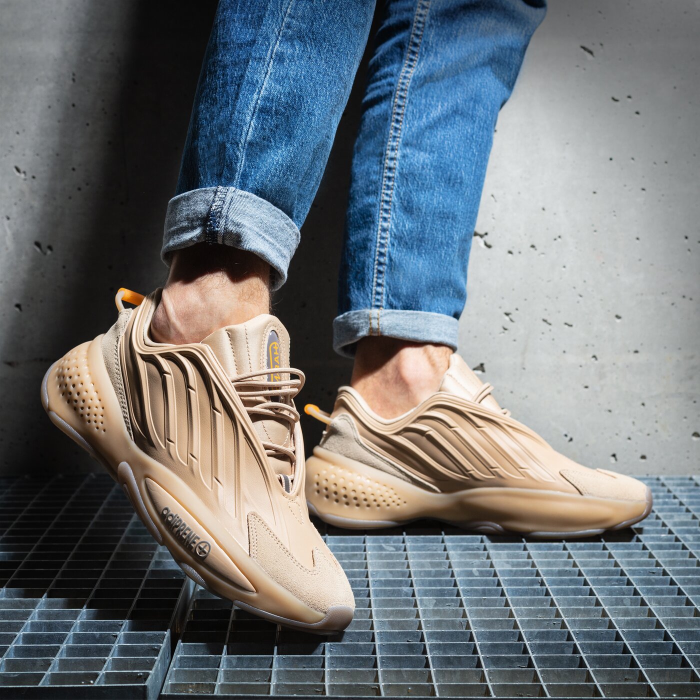 Мъжки маратонки ADIDAS OZRAH gx3240 цвят кафяв