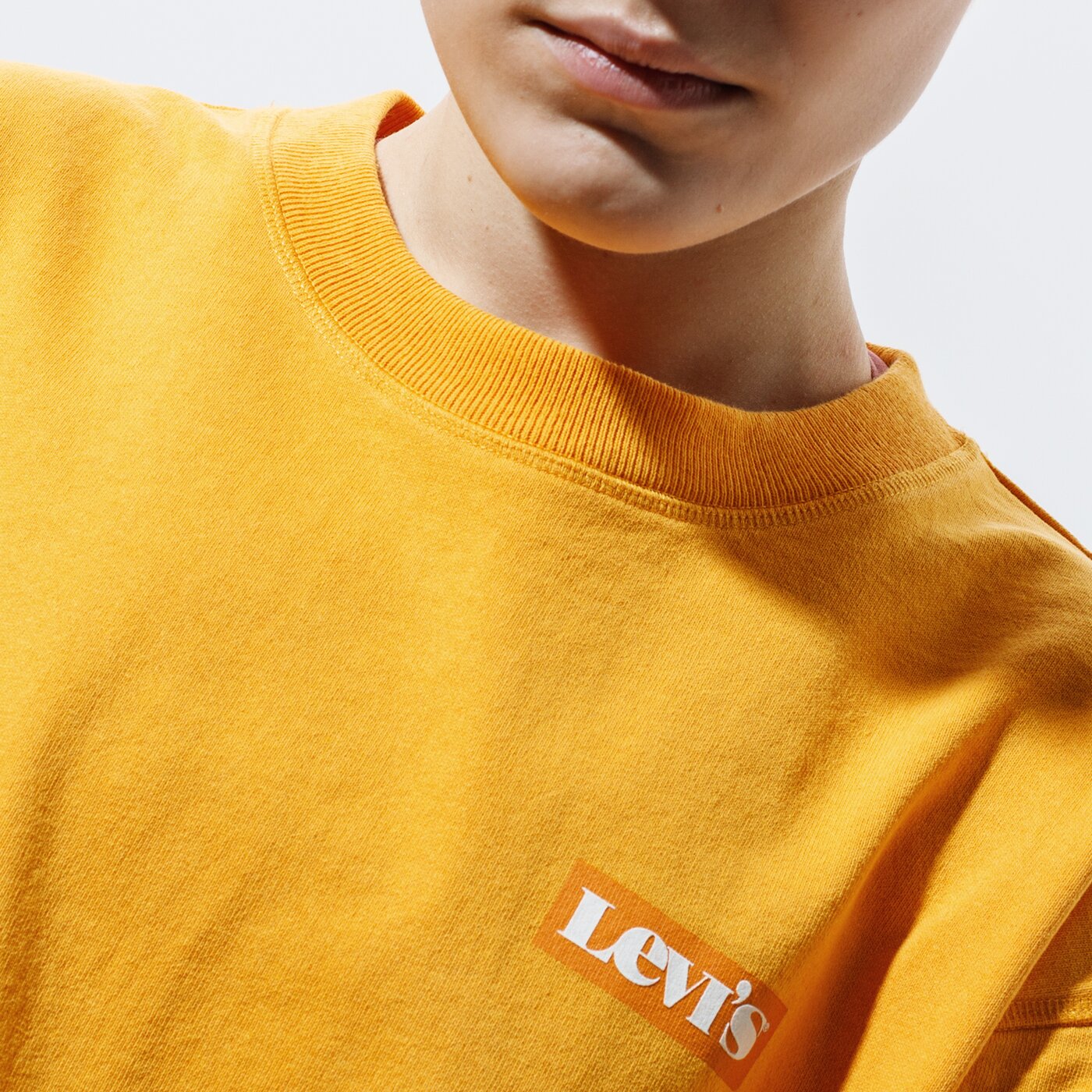 Дамски суичър LEVI'S СУИТЧЪР GRAPHIC STANDARD CREW 18686-0018 цвят жълт