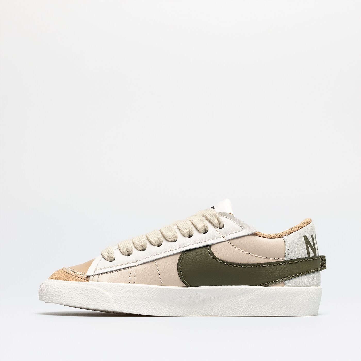 Дамски маратонки NIKE W BLAZER LOW '77 JUMBO dq1470-105 цвят бежов