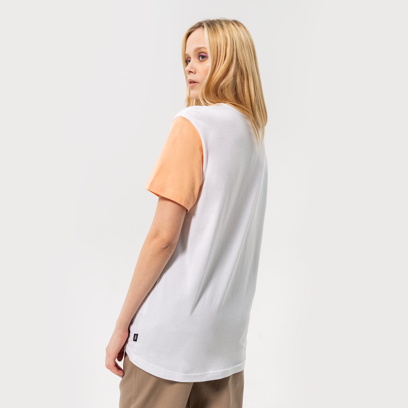 Дамска тениска VANS ТЕНИСКА LEFT CHEST COLORBLOCK EM vn0a7rsqwtm1 цвят бял