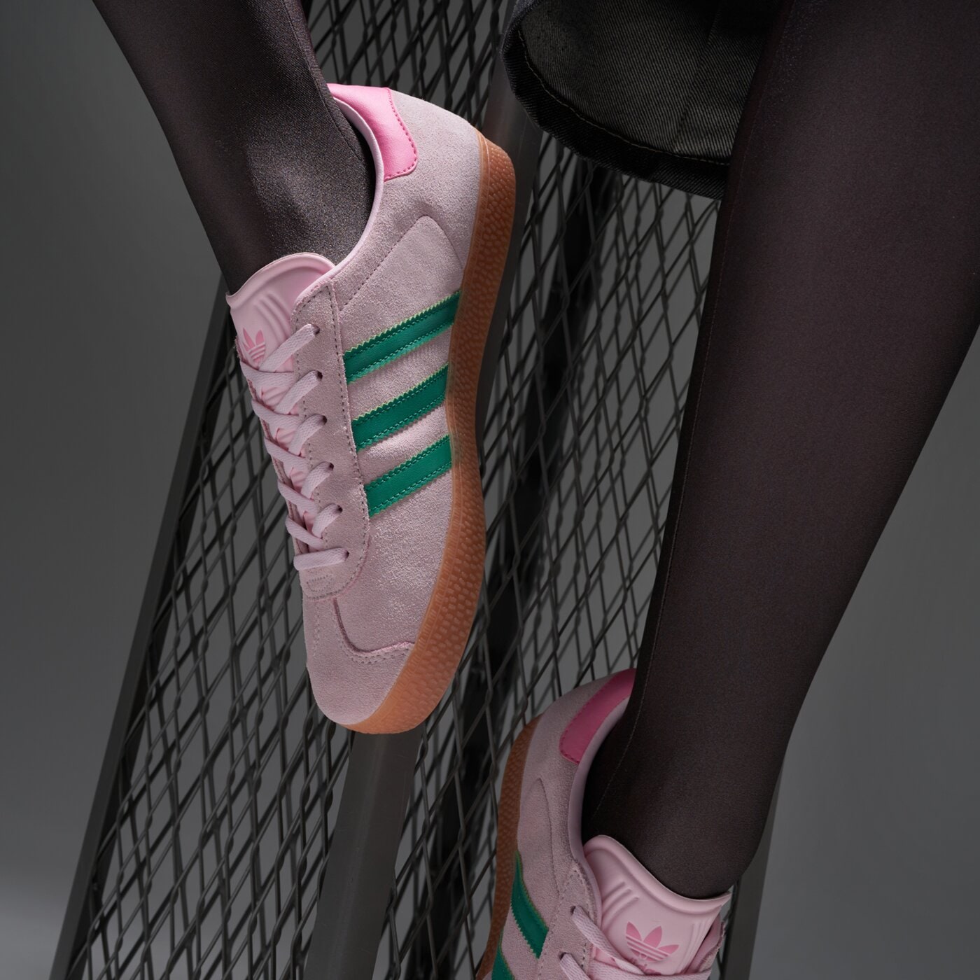 Детски маратонки ADIDAS GAZELLE J jp7128 цвят розов