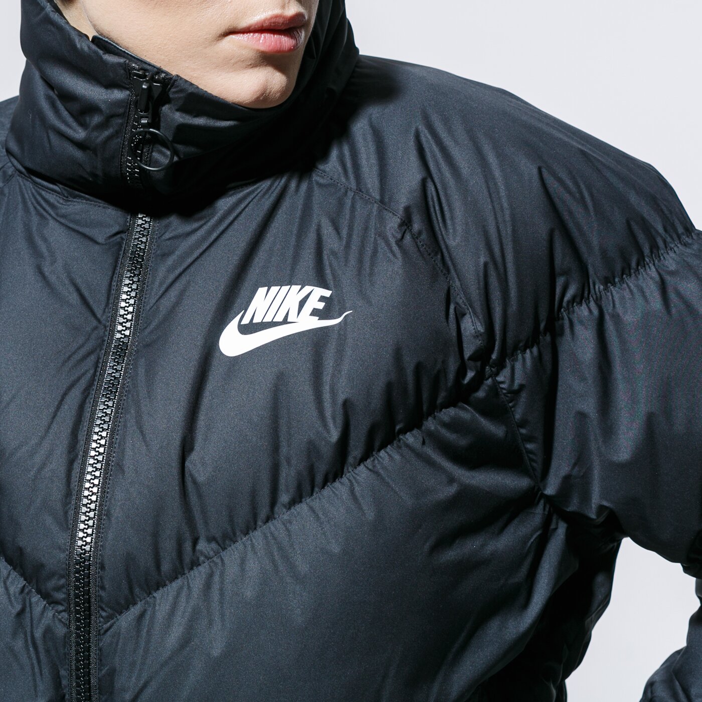 Дамско зимно яке NIKE ЯКЕ W NSW DWN FILL JKT STMT bv2879-010 цвят черен