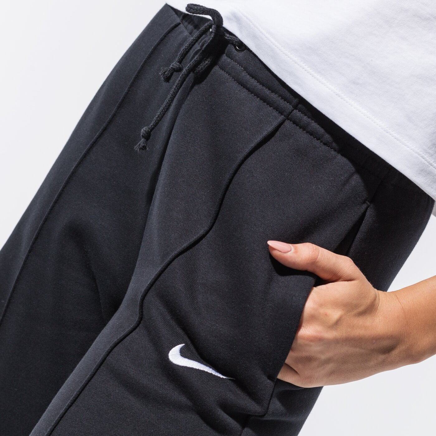 Дамски панталони NIKE ПАНТАЛОНИ SPORTSWEAR cu6156-010 цвят черен