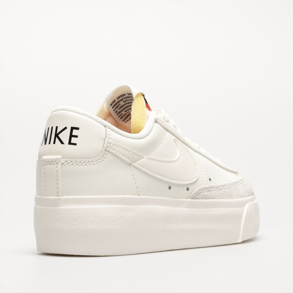 Дамски маратонки NIKE BLAZER LOW PLATFORM dj0292-105 цвят бял