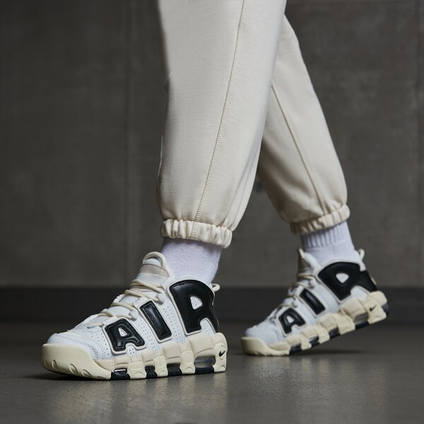 Дамски маратонки NIKE WMNS AIR MORE UPTEMPO  fb8480-100 цвят бял