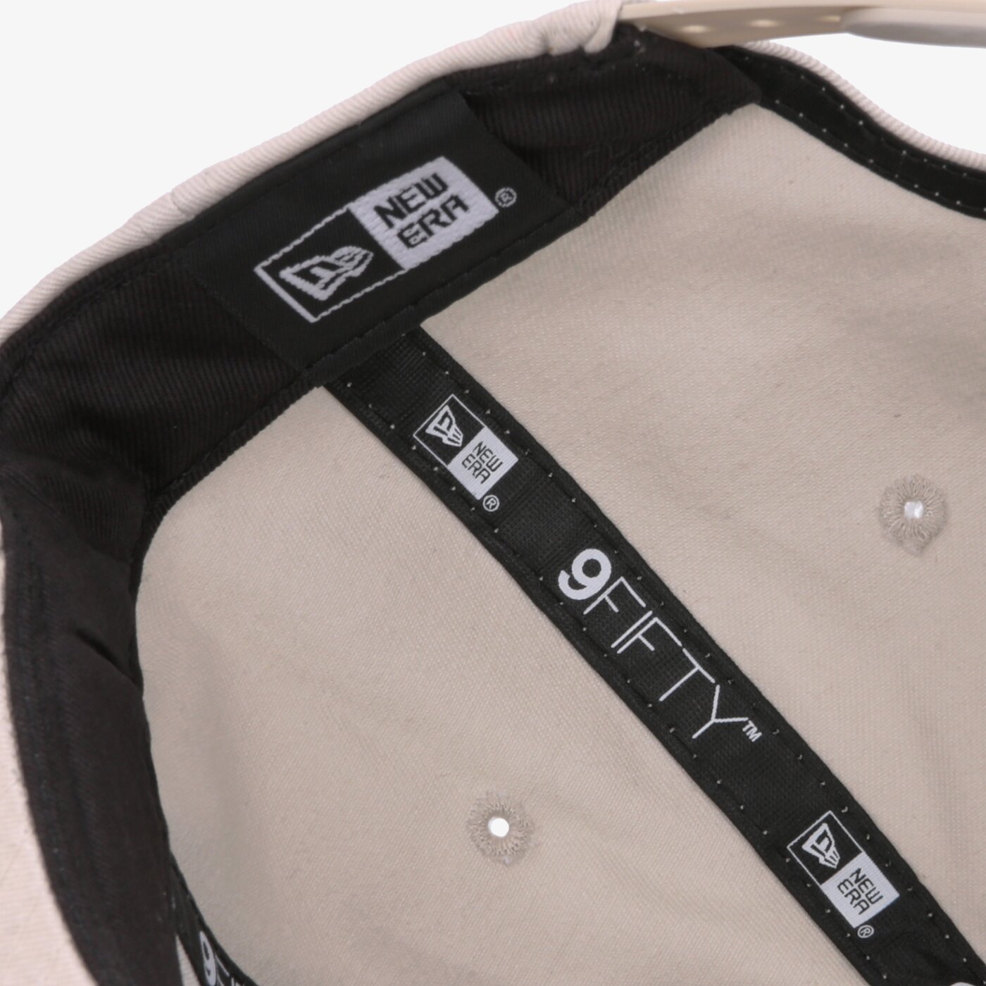 Мъжка шапка с козирка NEW ERA ШАПКА NE SCRIPT PATCH 9FIFTY NONE STN 80581022 цвят бежов