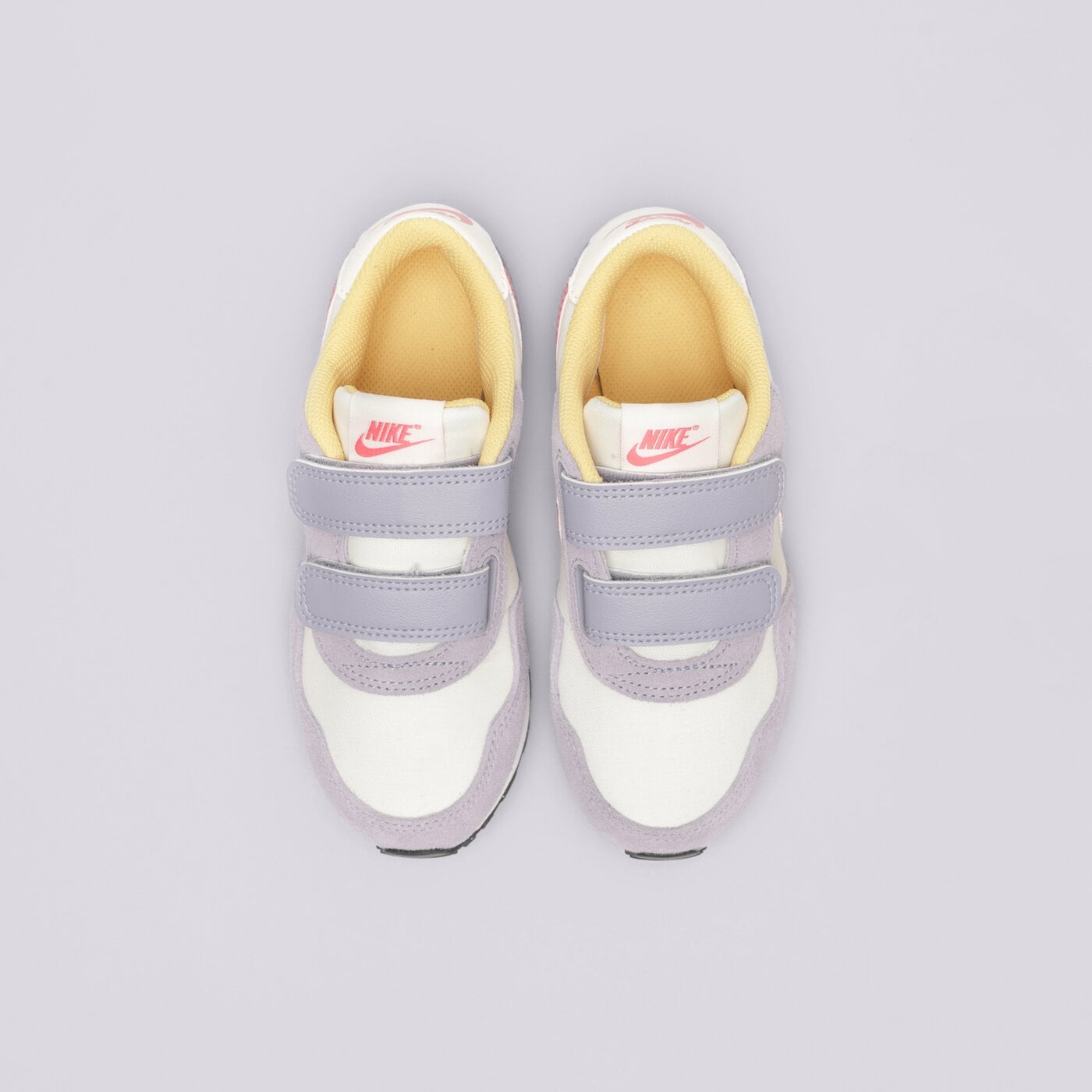 Детски маратонки NIKE MD VALIANT cn8559-502 цвят бежов