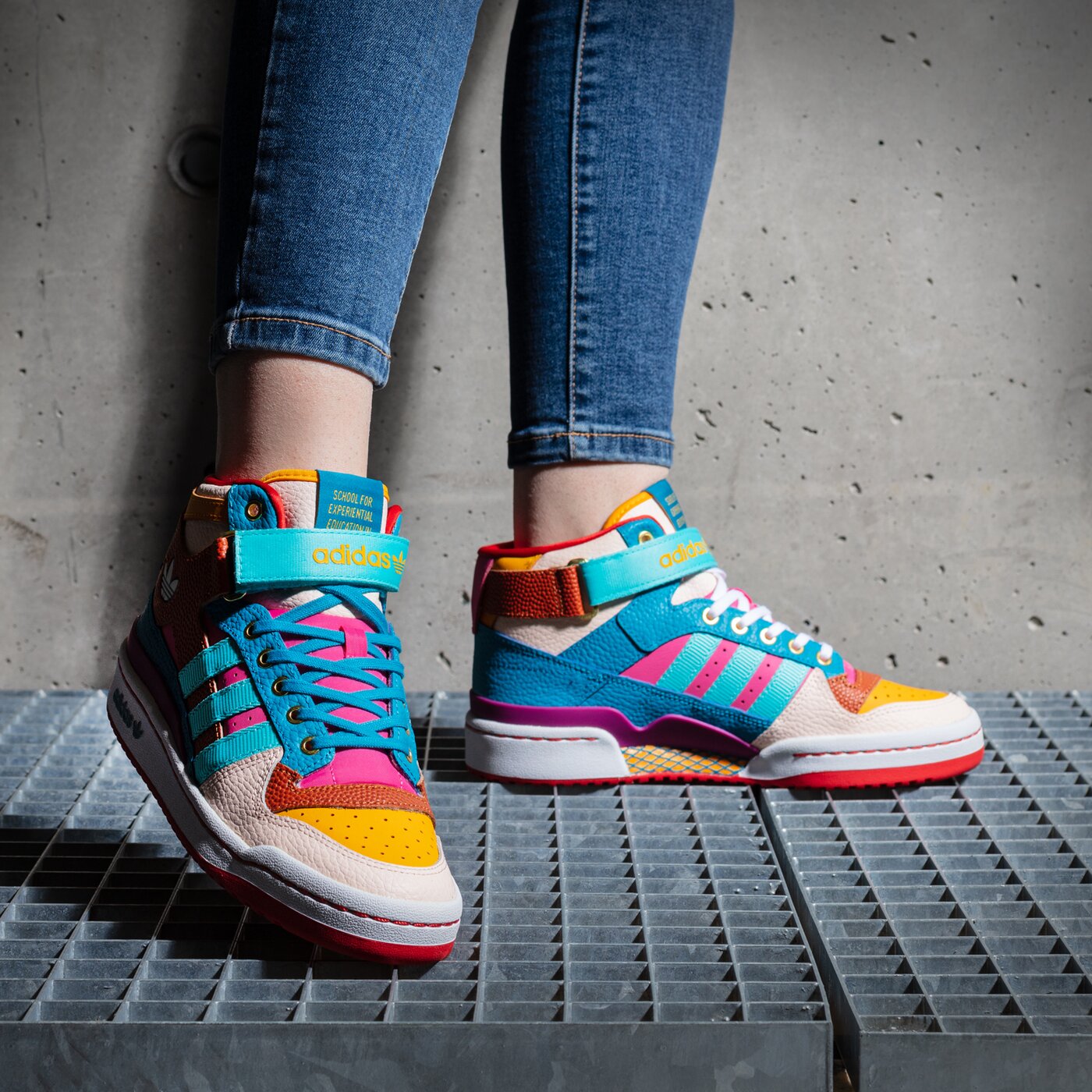 Дамски маратонки ADIDAS FORUM MID W gv7673 цвят многоцветен