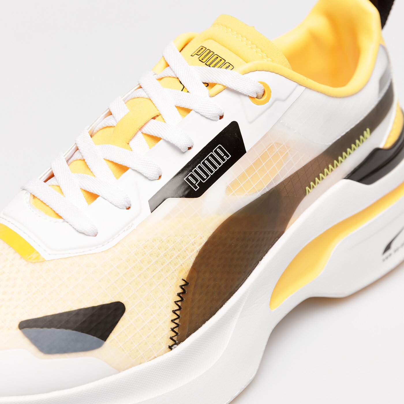 Дамски маратонки PUMA KOSMO RIDER WNS PUMA 383113-04 цвят бял