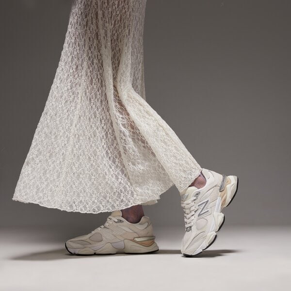 Дамски маратонки NEW BALANCE 9060  u9060wht цвят бежов
