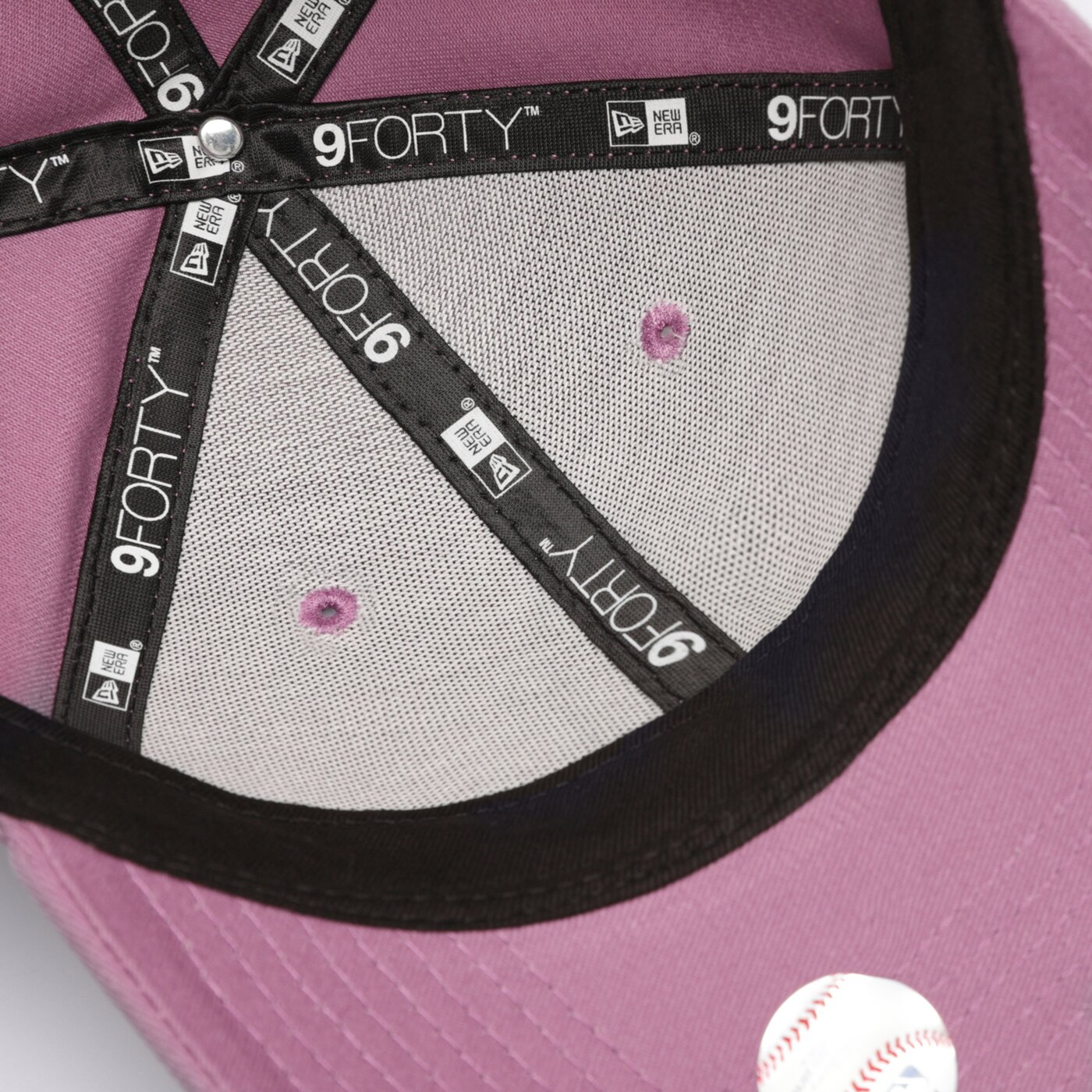 Мъжка шапка с козирка NEW ERA ШАПКА LE 940 NYY NEW YORK YANKEES 60364443 цвят виолетов