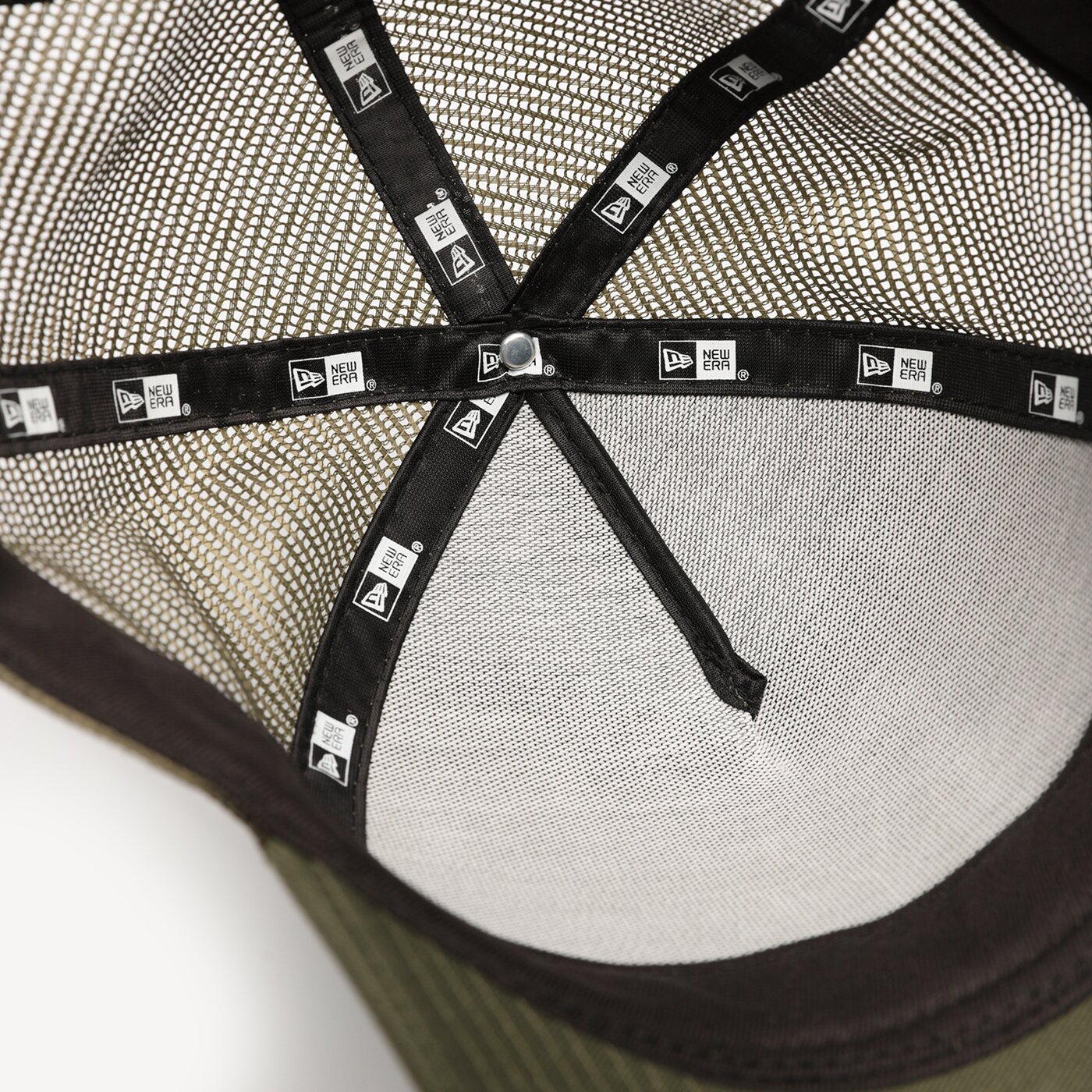 Мъжка шапка с козирка NEW ERA ШАПКА TONAL MESH TRUCKER NYY NEW YORK YANKEES 60298763 цвят каки