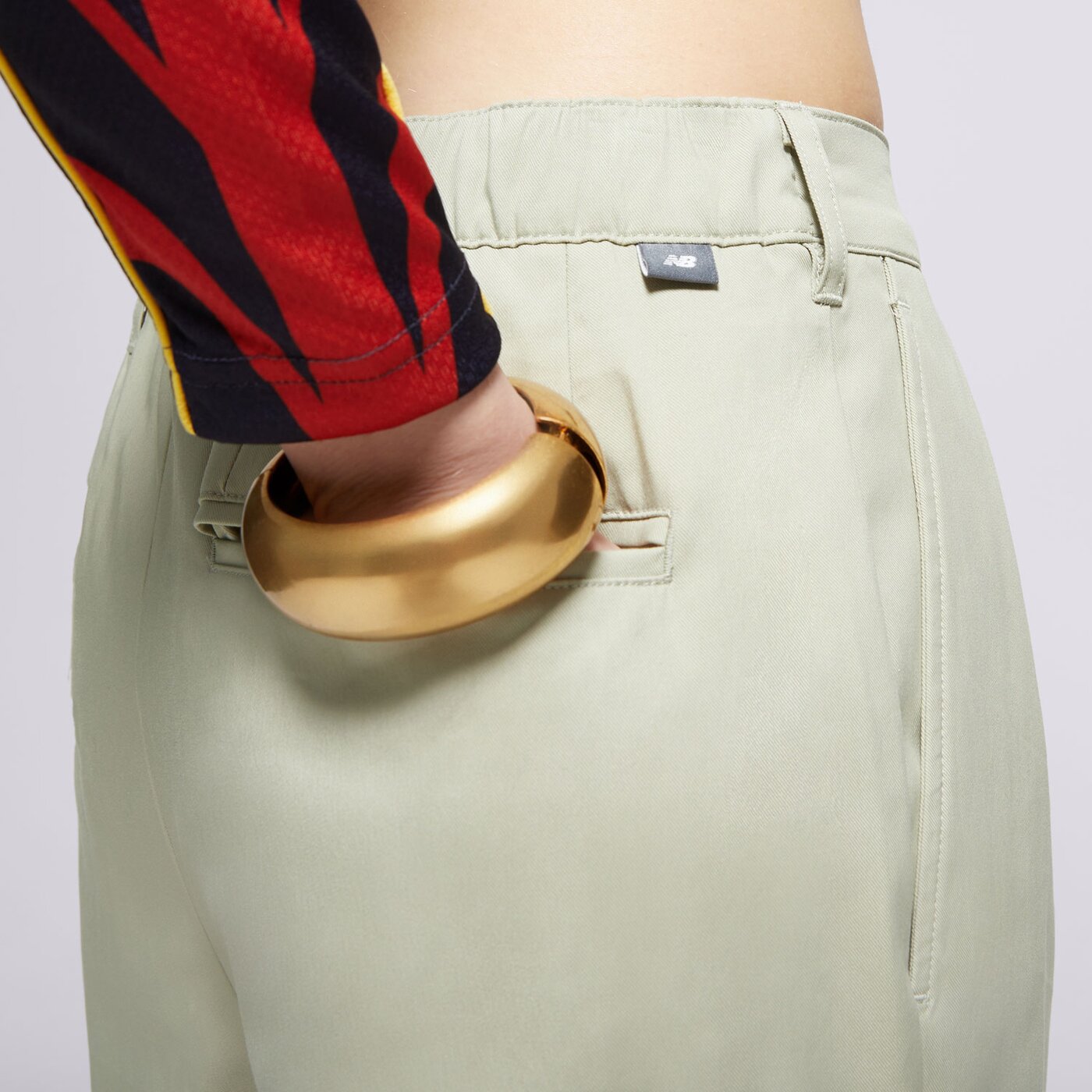 Дамски панталони NEW BALANCE ПАНТАЛОНИ BOYLSTON TWILL wp51538ovn цвят зелен