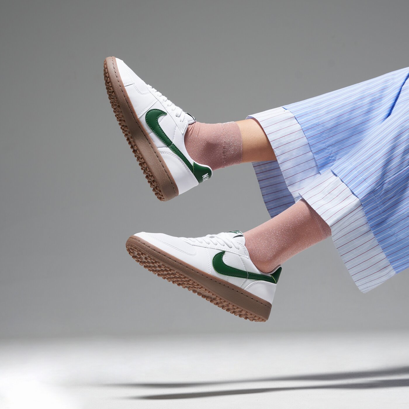 Дамски маратонки NIKE WMNS FIELD GENERAL fz5593-103 цвят бял