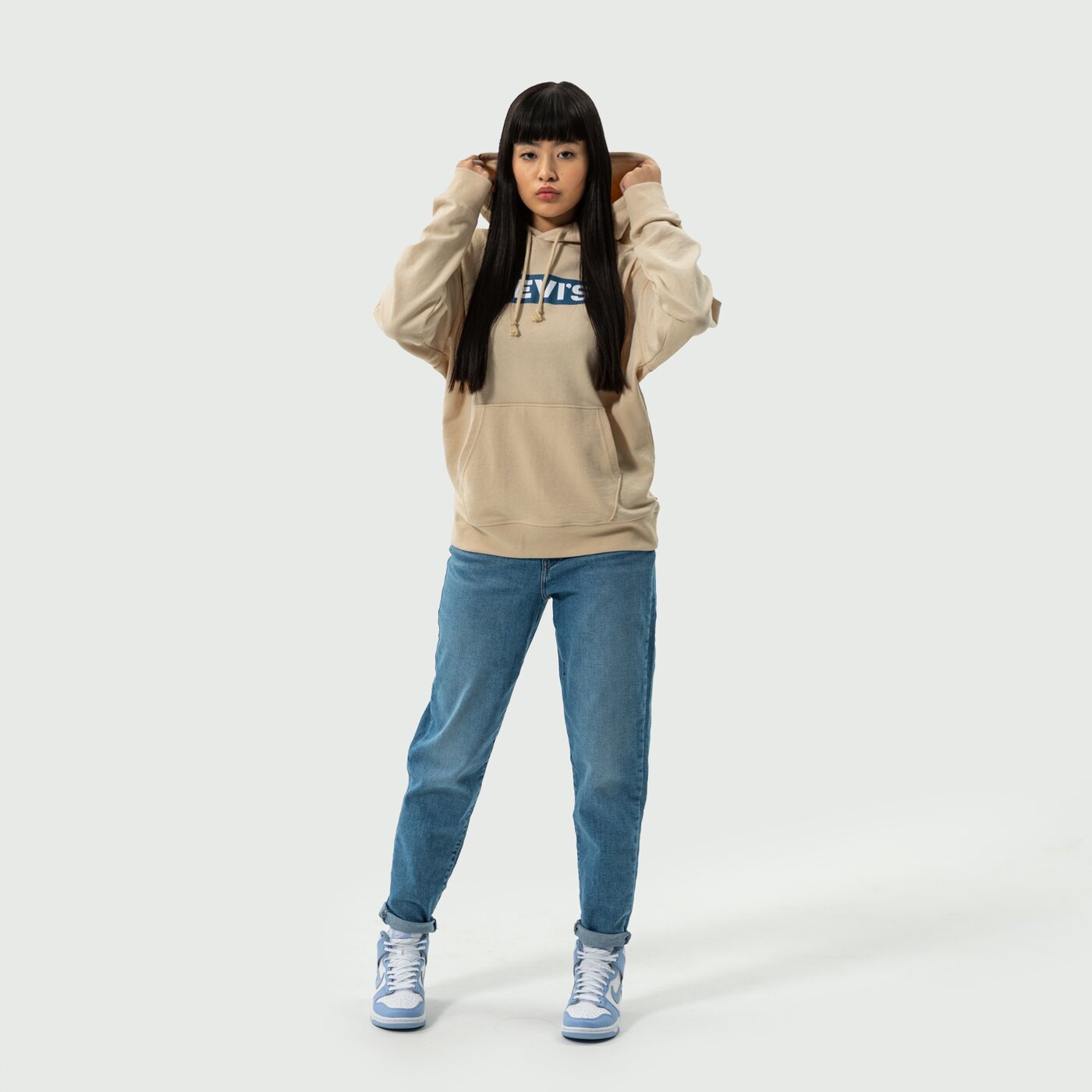 Дамски суичър LEVI'S СУИТЧЪР С КАЧУЛКА GRAPHIC STANDARD HOODIE 18487-0115 цвят бежов