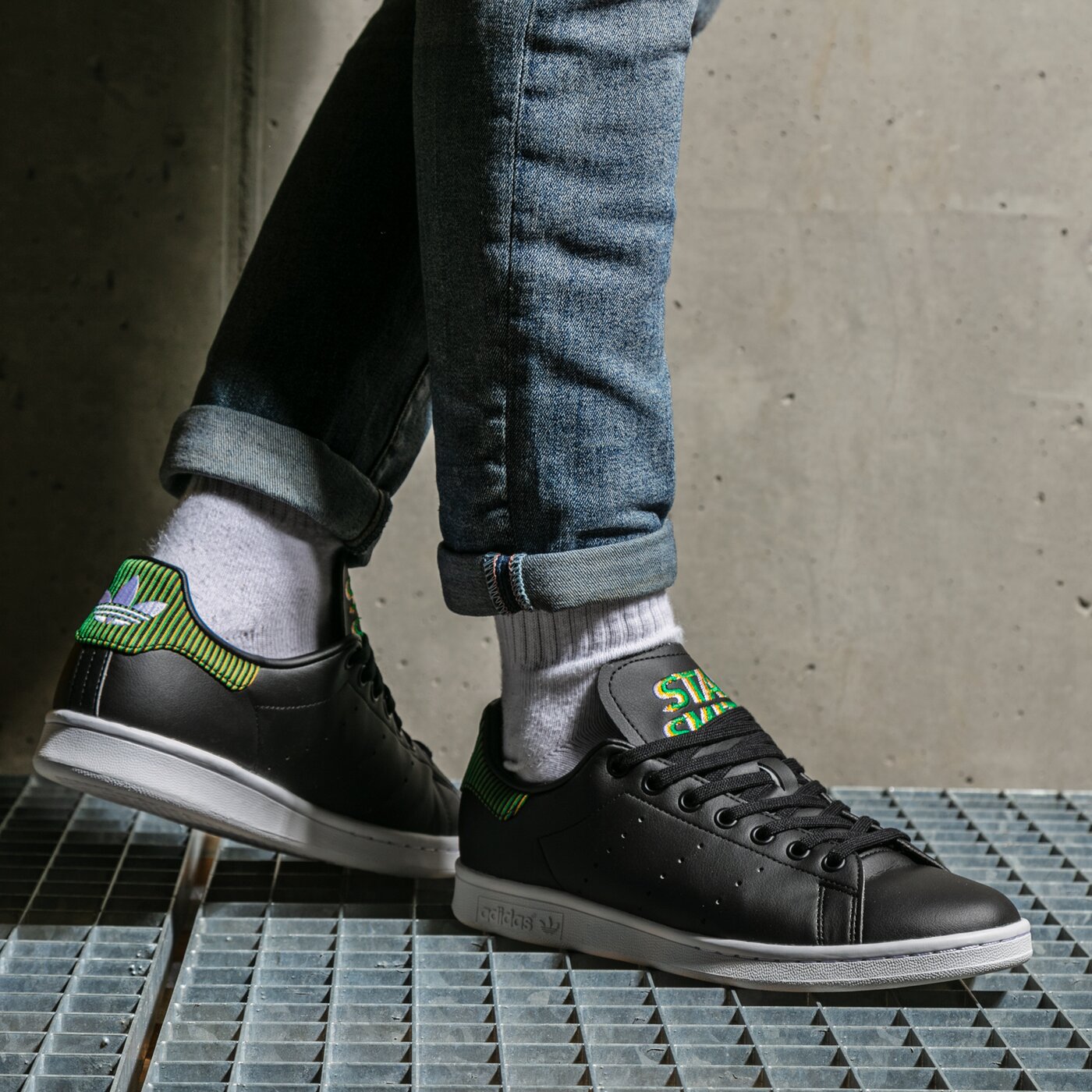 Мъжки маратонки ADIDAS STAN SMITH  h04322 цвят черен