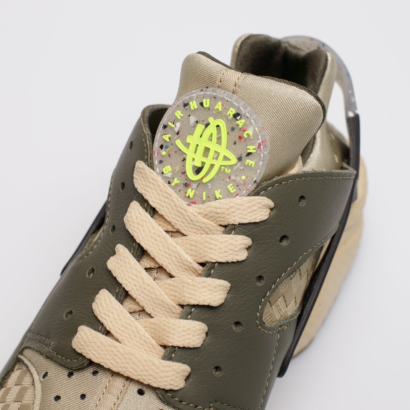 Мъжки маратонки NIKE AIR HUARACHE CRATER PRM dm0863-300 цвят каки