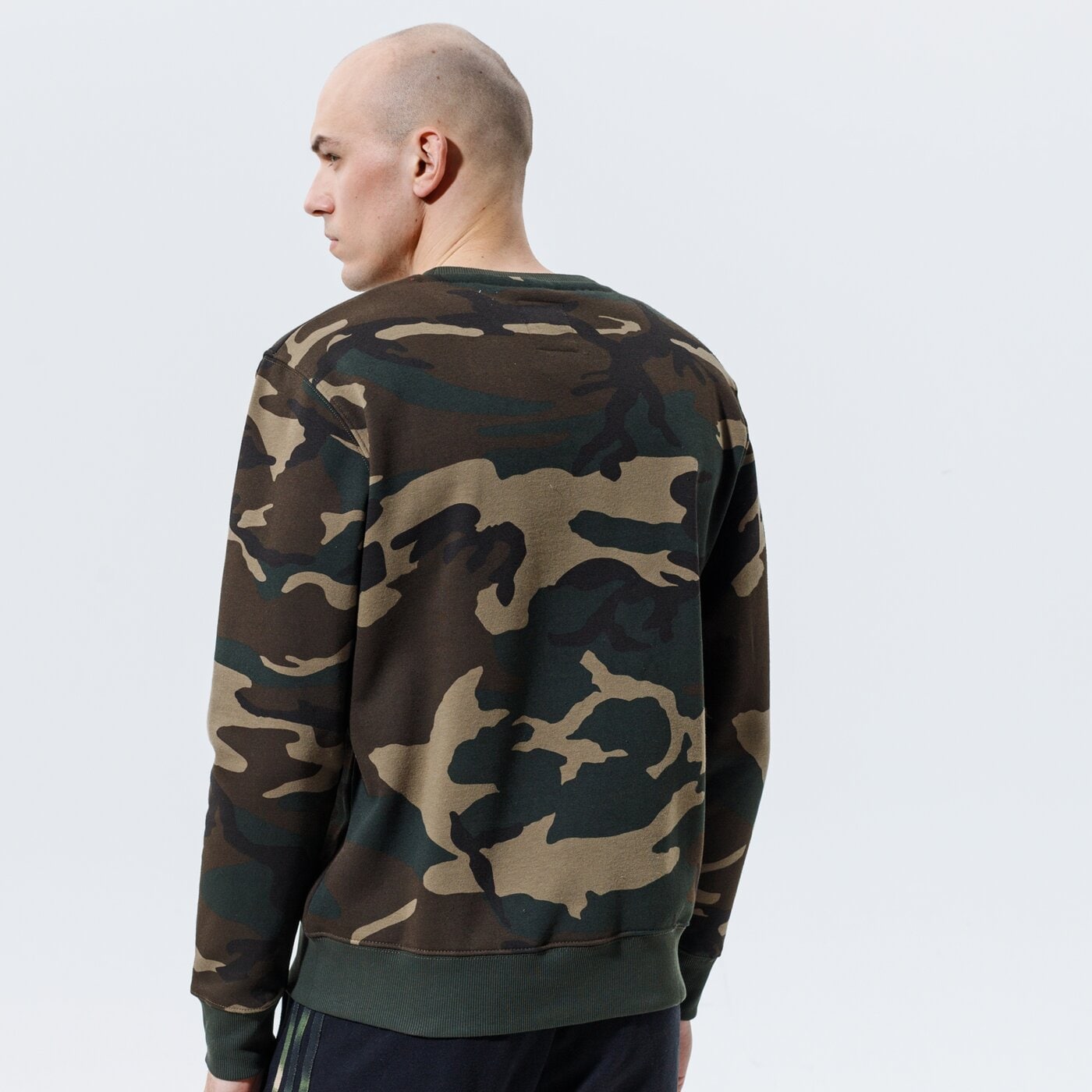 Мъжки суичър ALPHA INDUSTRIES СУИТЧЪР BASIC SWEATER CAMO 178302c-408 цвят каки