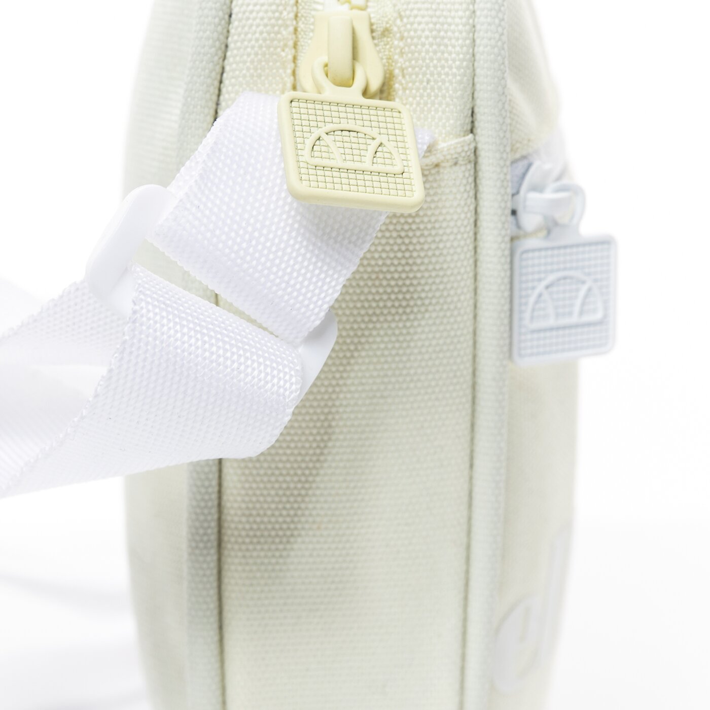 Дамски сак ELLESSE ЧАНТА SALSO SMALL ITEM BAG LYELLOW saja1946603 цвят зелен