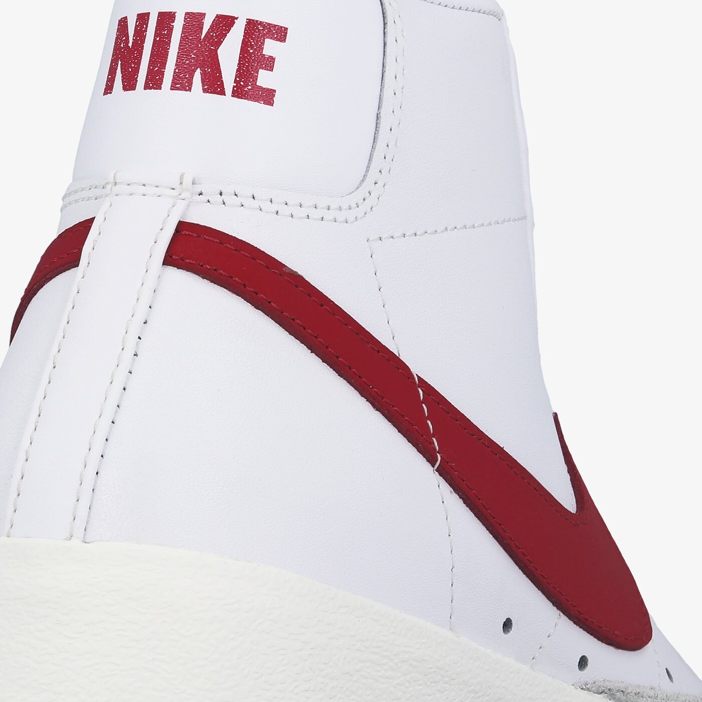 Мъжки маратонки NIKE BLAZER MID '77 VINTAGE bq6806-102 цвят бял