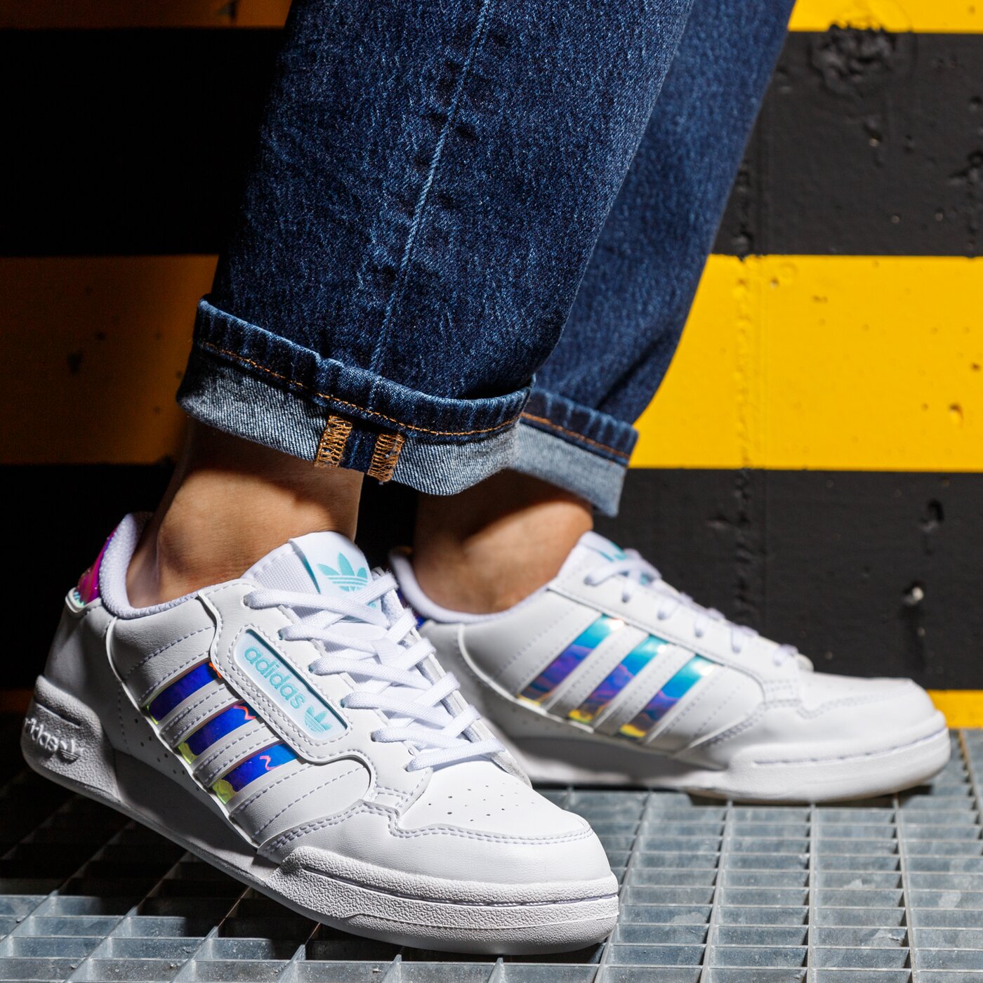 Детски маратонки ADIDAS CONTINENTAL 80 STRIPES  gz3255 цвят бял