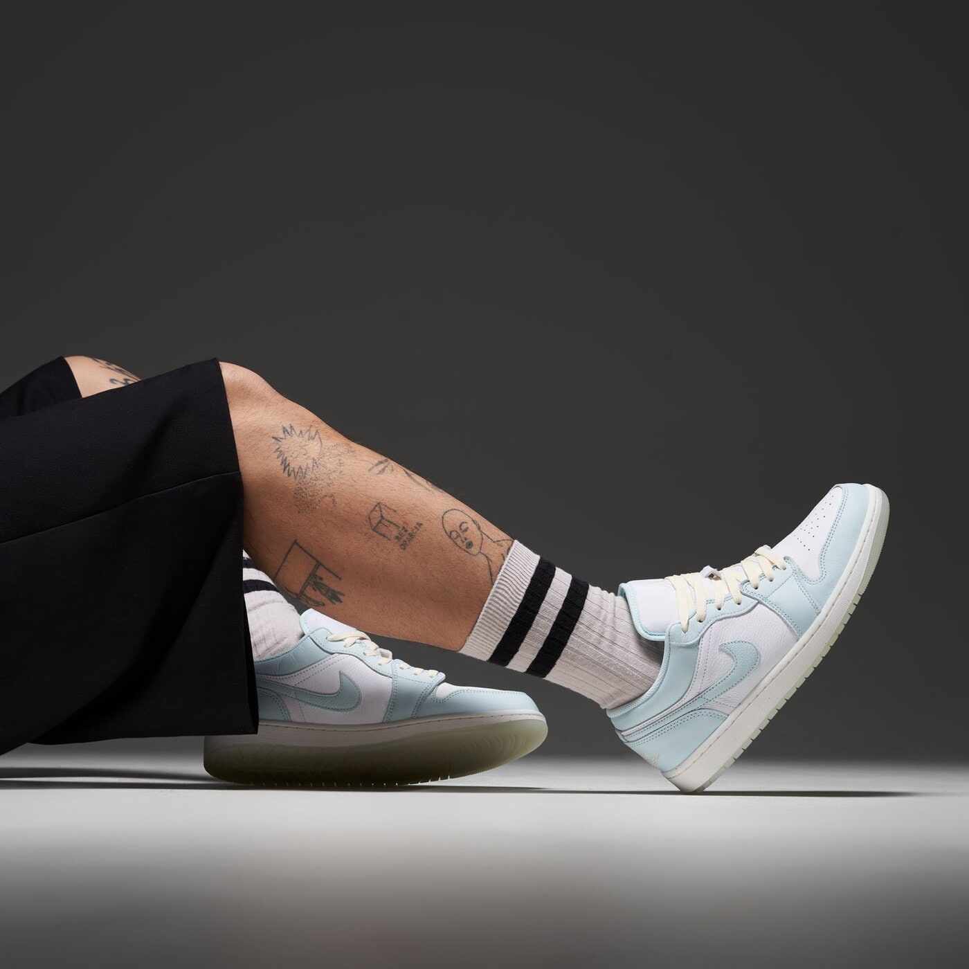 Мъжки маратонки AIR JORDAN 1 LOW SE hj5999-400 цвят син