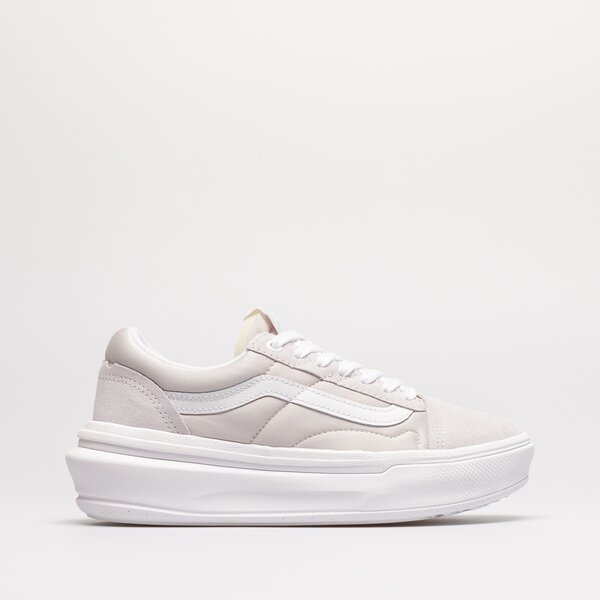 Дамски маратонки VANS UA OLD SKOOL OVERT CC vn0a7q5elgx1 цвят бял