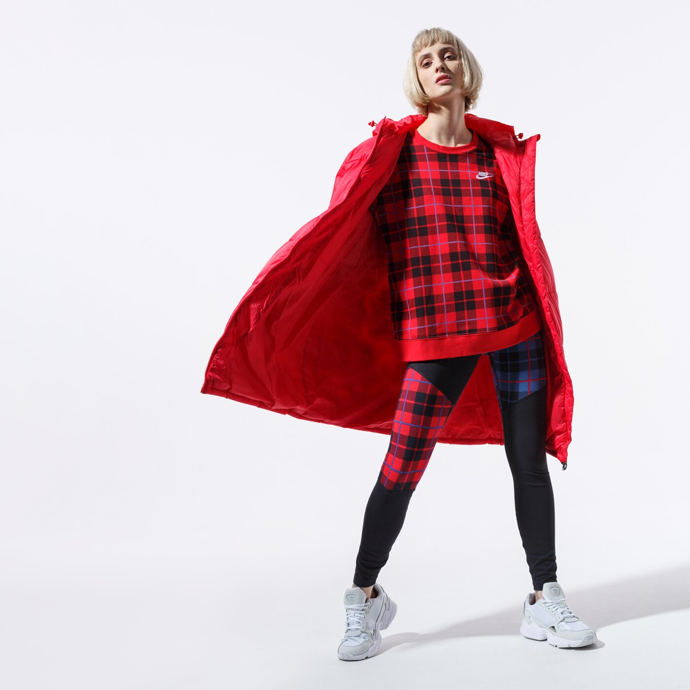 Дамско зимно яке FILA ЯКЕ BRONWEN PUFF HOOD JACKET 687219006 цвят червен