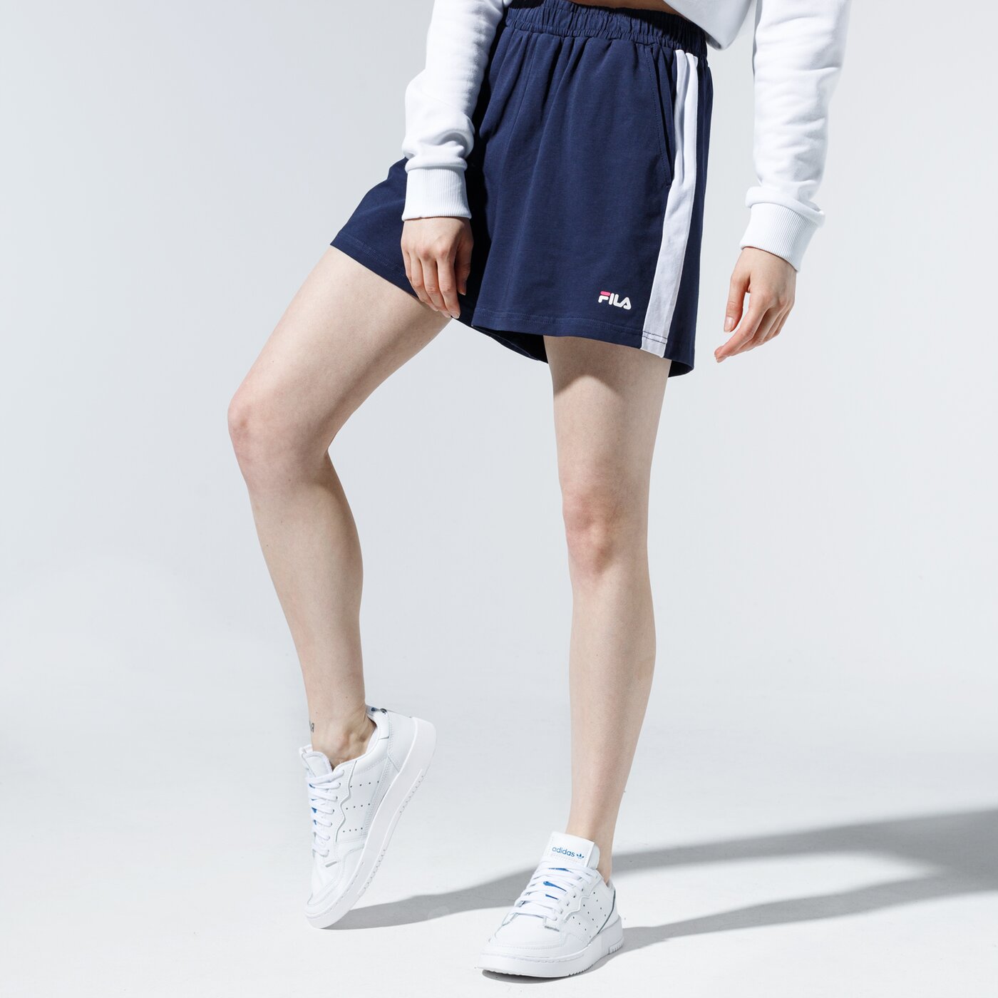 Дамски къси панталони FILA ШОРТИ BADU SHORTS 687493g13 цвят тъмносин