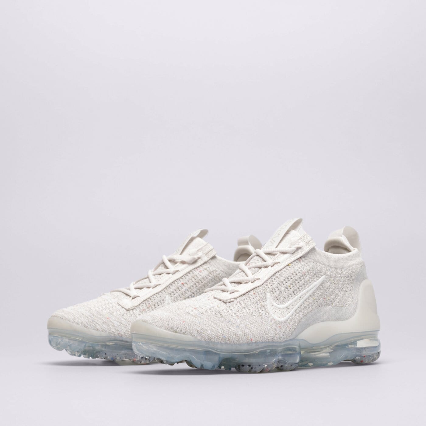 Дамски маратонки NIKE AIR VAPORMAX 2021  dj9975-001 цвят кремав