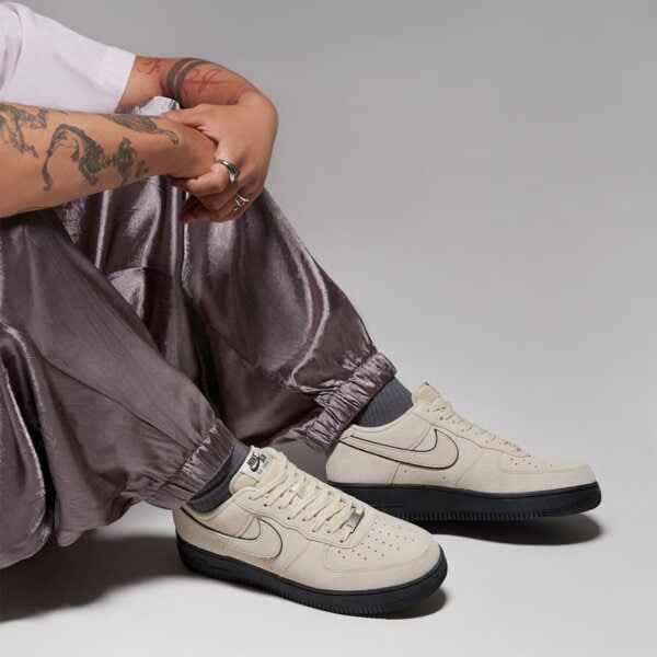 Мъжки маратонки NIKE AIR FORCE 1 '07 LV8 hq1966-200 цвят бежов