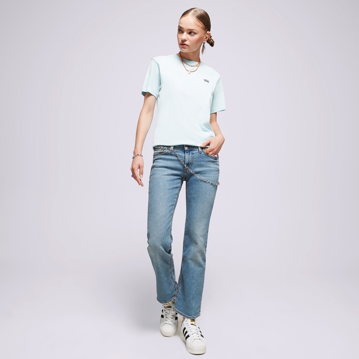 Дамска тениска VANS ТЕНИСКА LEFT CHEST LOGO TEE EM vn0a7rsrg5o цвят син