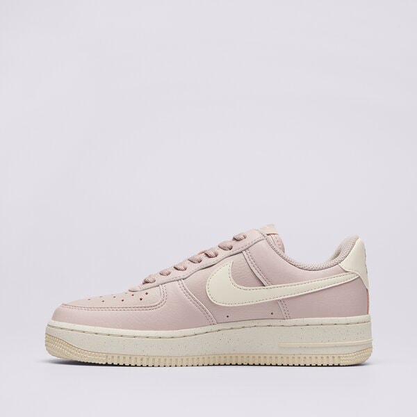 Дамски маратонки NIKE AIR FORCE 1 '07 SE  dv3808-001 цвят виолетов