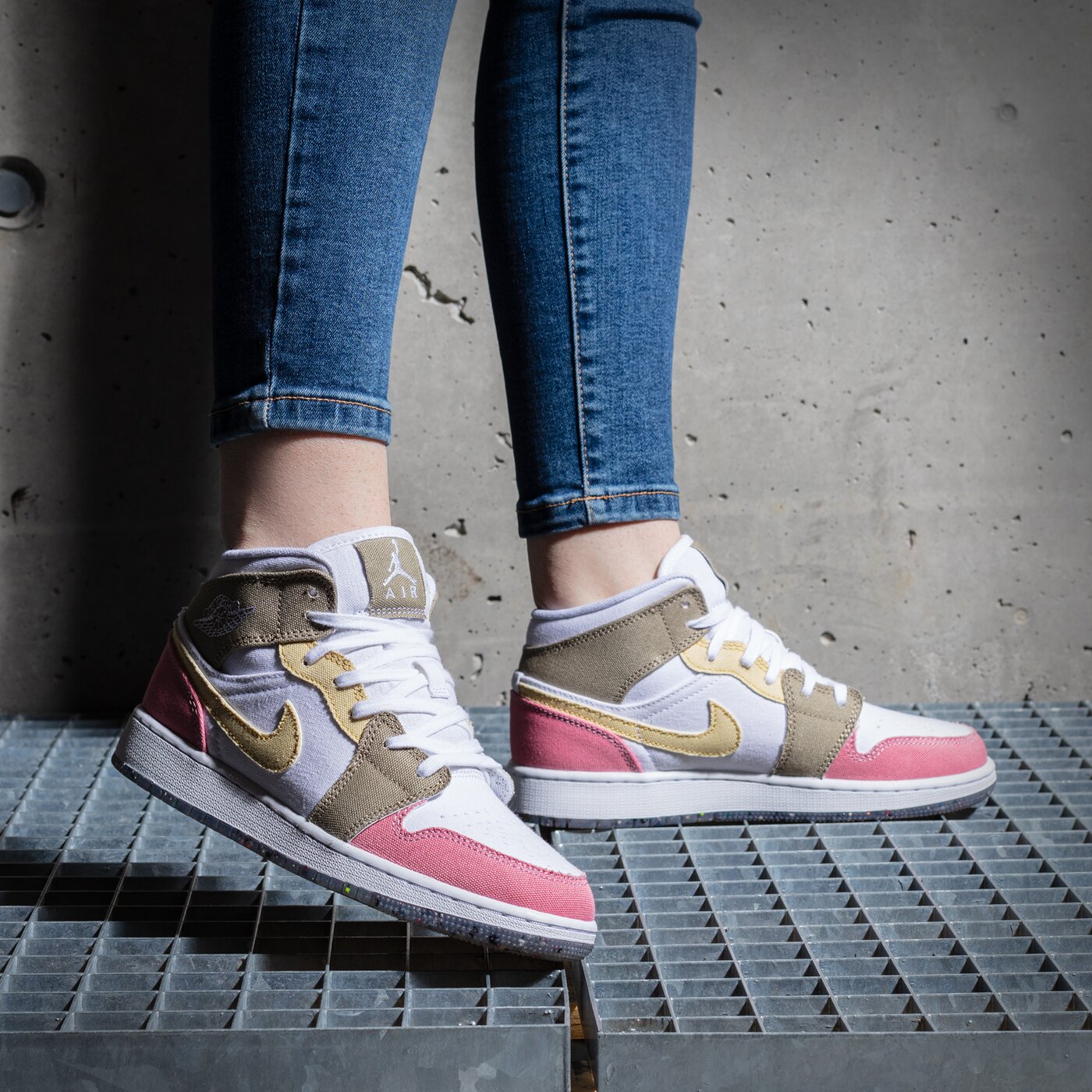 Детски маратонки AIR JORDAN 1 MID SE (GS) dj0338-100 цвят многоцветен