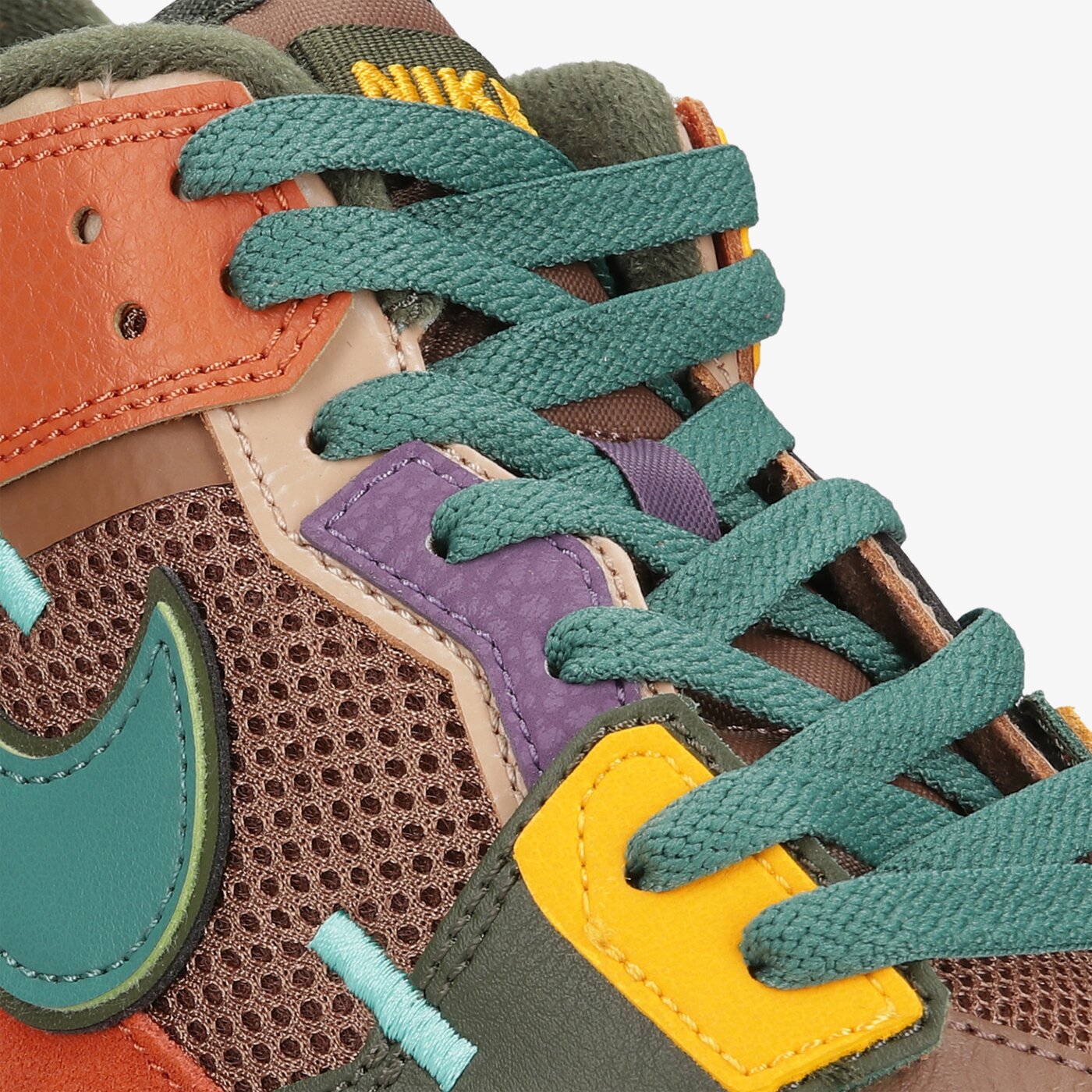 Мъжки маратонки NIKE DUNK SCRAP db0500-200 цвят кафяв