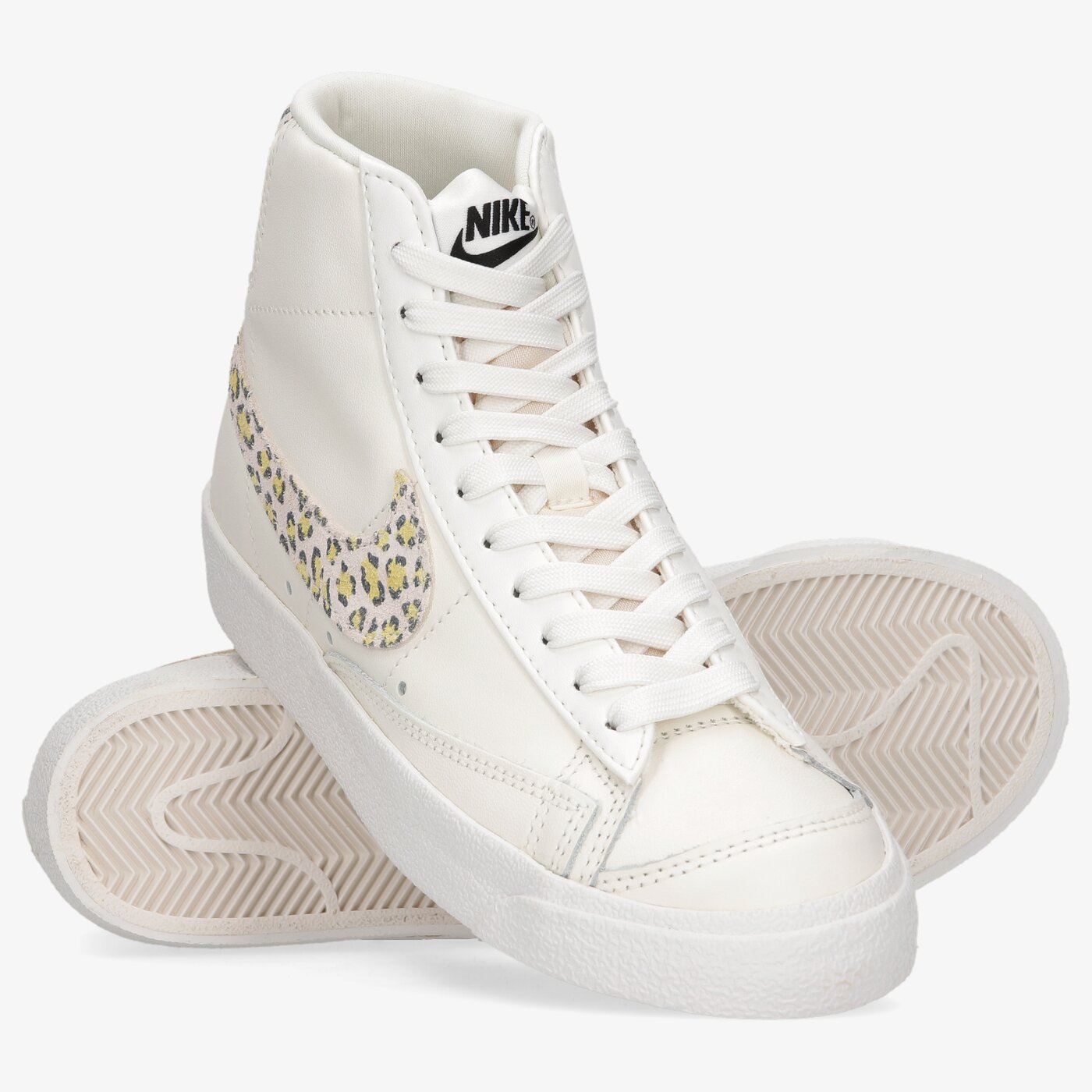 Дамски маратонки NIKE W BLAZER MID '77 SE dh9633-100 цвят бежов