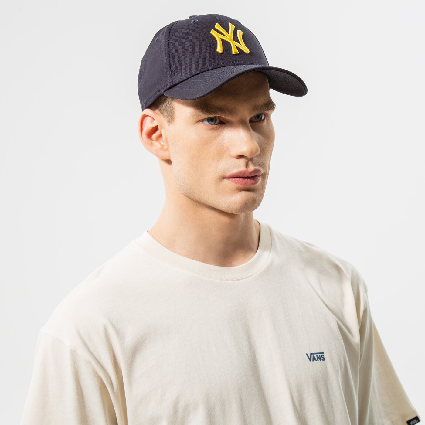 Мъжка шапка с козирка NEW ERA ШАПКА 940 NYY NVY NEW YORK YANKEES NVYMNY 60240309 цвят тъмносин